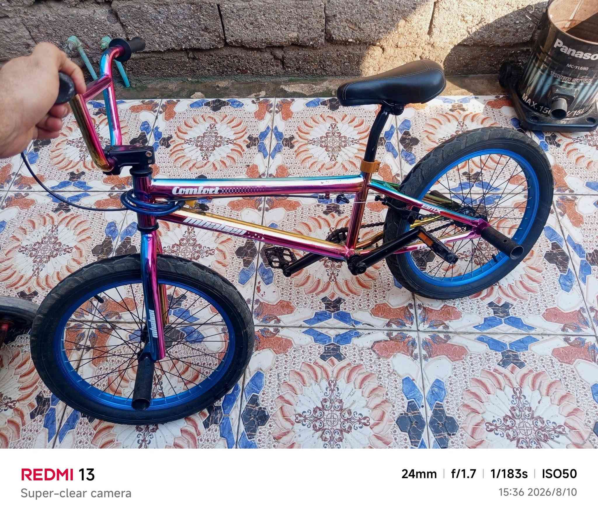 باسيكل BMX السعر 170وبي مجال بسيط اخو الجديد العنوان البصره القبله حي الرشيد مقابل مدرسه الاعمار 
الرقم ***********
