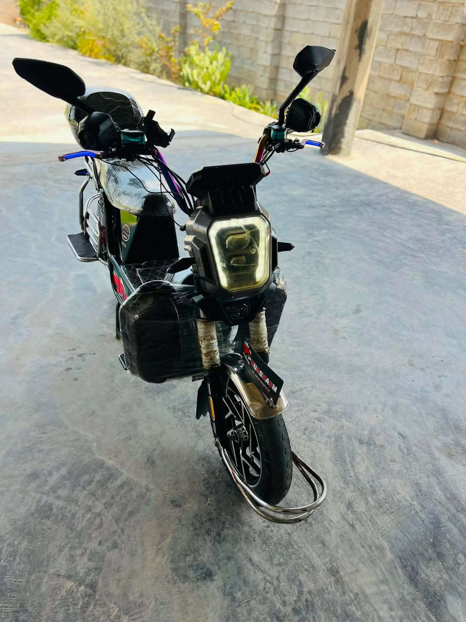 السلام عليكم ورحمة الله وبركاته موطور جبلي البيع السعر 450 وبي مجال الطيبين بطاريات فول يقرن 10 بيهن نفخه بسيطه 6بطاريات شغال مابي نقص برغي ع الفحص المكان الانبار الكرمه *********** باقي تفاصيل
