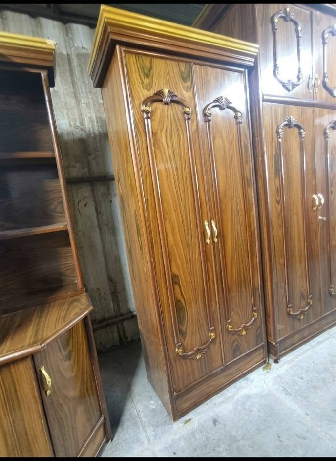غرفه ام 6 طابقين مسرح 7 قطع نضافتهه فول عنوان ميسان حي عسكري رقم تواصل ***********
