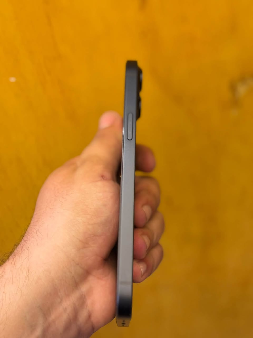 iPhone 14 Plus 🫐
بطارية 86 🔋
جهاز مكفول
نظافة 100‎%‎
ذاكرة 128 
لون نيلي 🫐
جهاز نظيف وشرط الفحص وين ما يعجبك
جهاز 14 بلاص بحجم 16 برو ماكس
💰 السعر: 625 وبي مجال بسيط
📍 المكان: بغداد جديدة 

📞 :***********

🔥 جهاز عملي، شاشة كبيرة، وشكل بعده فخم جداً

نص مكتوب في الصور:
- 4:02 69 حالة البطارية والشحن كما هو الحال مع البطاريات القابلة لإعادة الشحن، بطارية الهاتف قابلة للاستهلاك وتصبح أقل فاعلية مع الوقت، معرفة المزيد... الحد الأقصى للقدرة هذا قياس لقدرة البطارية مقارنة بقدرتها عندما كانت جديدة. قد تتسبب القدرة المنخفضة بتقليل ساعات الاستخدام بين عملية الشحن والأخرى. 86% أقصى قدرة للأداء ستساعد الأنظمة المضمنة في النظام والمكونات في تخفيف آثار الأداء التي قد تلاحظها أثناء التقدم الكيميائي في عمر بطارية iPhone. شحن البطارية المحسن للحد من استنزاف عمر البطارية، يتعلم الـ iPhone من عادات الشحن اليومية، بحيث ينتظر ولا يتجاوز 80% حتى يحين موعد حاجتك إلى استخدامه.