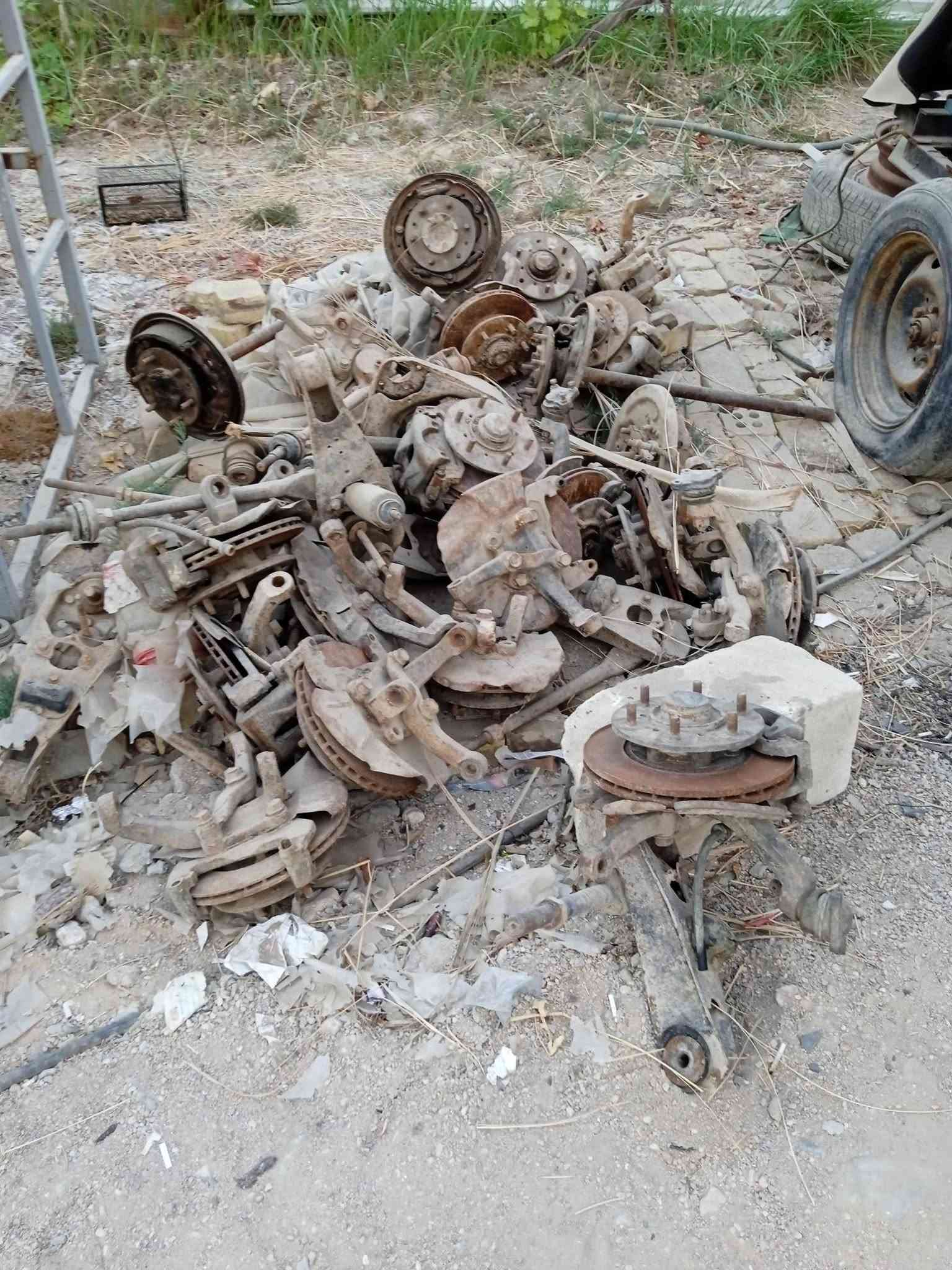 سلام أو عليكم غراض تفصيخ كيه بسته هوانداي بريجو انواع الباص مكان حله شارع 80 قرب الساده ابو خطه جام كيه القطعه على 10 آلاف اسعار حلو او مناسبه ***********
