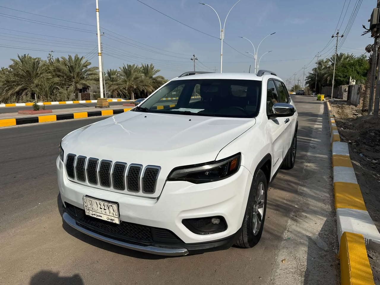 جيب بزون البيع
محرك سته سلندر 
ماشيه 115 ميل
منضومه تبريد جديده
منضومه ماي المحرك جديده
ادامه المحرك بلكات مجاول جميع الحساسات 
عبوه فيت بم تفصيخ كامله جميع الادامه من محرك وتبريد قبل شهر سويتهن الادامه
سياره بديها كلش حلو صافي
غرفتها نضيفه  
محركها وكيرها عله وضع الشركه 
سعر مال بيع مستعجل 135 قفل قفل وماكو هجي اسعار بسعر سياره ماكله بجم ومحرك اربعه سلندر

‭+964 783 597 6591‬
