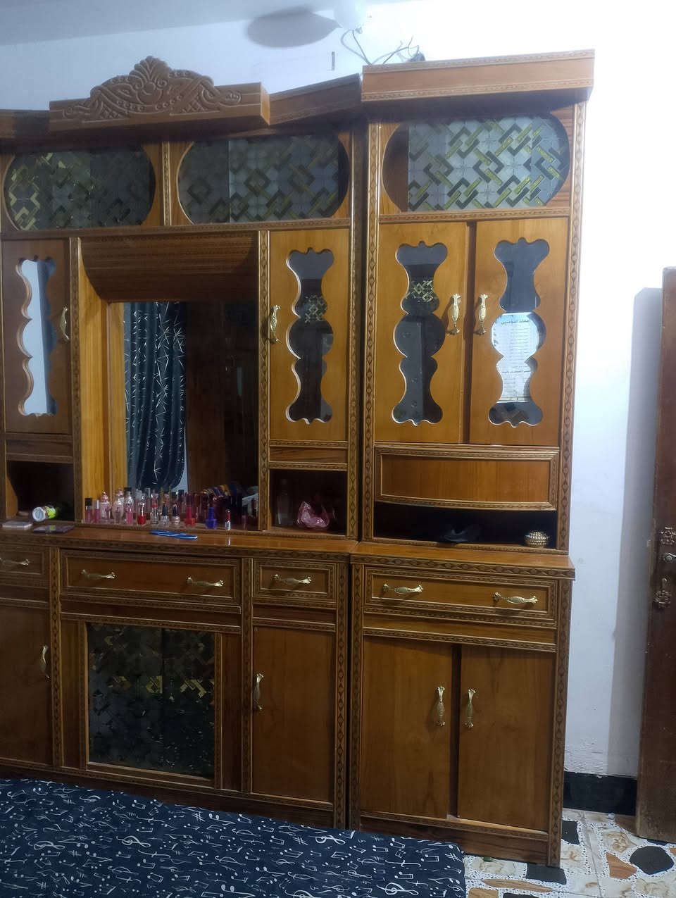 غرفة نوم • جديدة • للَيْع