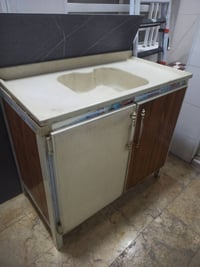 كاونتر • نظيف • نجف