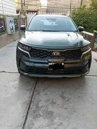 سياره سورنتور وارد امريكي حادثها جدا بسيط موديل ( ٢١ )  رقم بغداد باسم...
