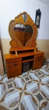 تخت • مراية • نظيفات