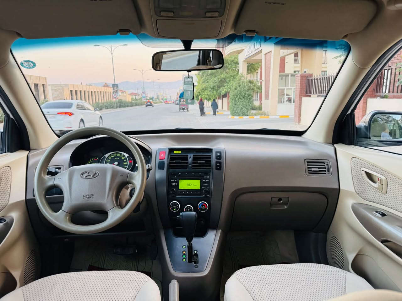 هيونداي توکسان موديل 2010 مواصفات خليجي معروف ABS ماشية 190 الف كيلومتر حقيقي كير محرك بشرط سيارة حيل نضيف نص جامرلغ صبغ بدون حادث بدون دواخل بشرط سونر موجود رقم سليمانية سنوية بسمي سيارة مال بيت 
📍مكان سيارة سليمانية
***********
