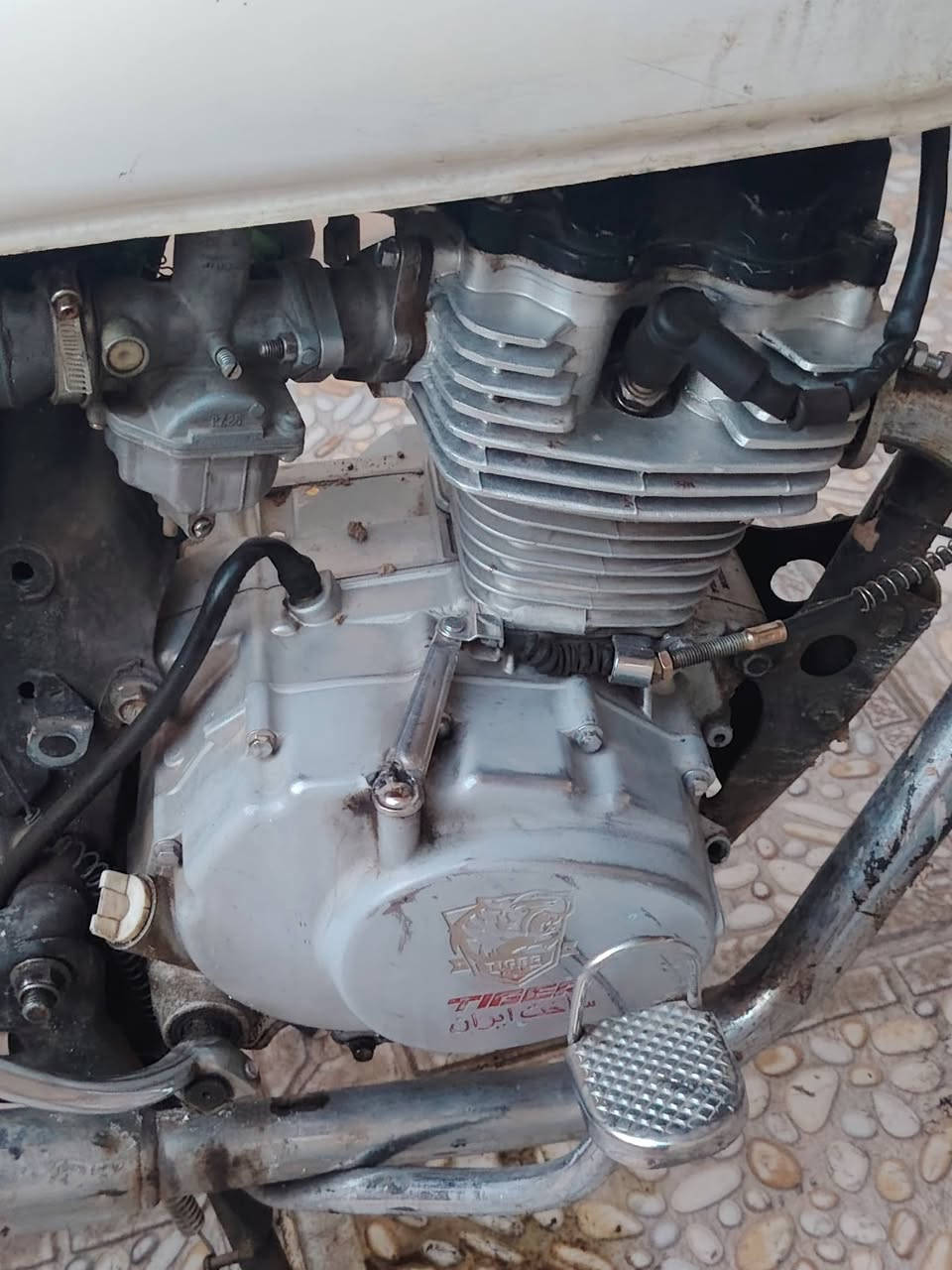 سلام عليكم دراجه للبيع بس الويل بي طسه وبريك ماكو السعر 250 وبي مجال هاذا رقمي بس واتساب***********
