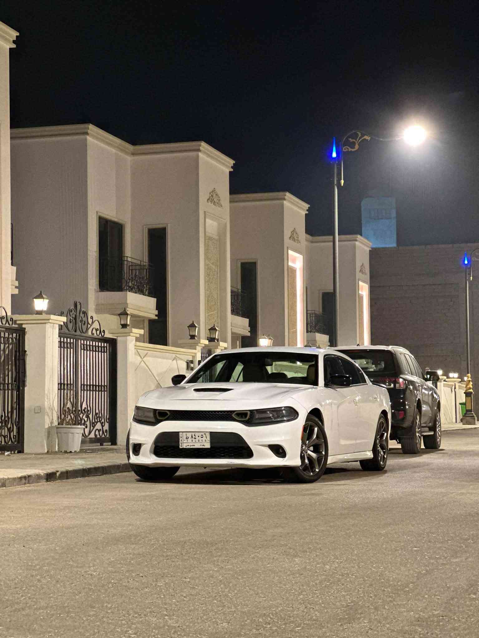 السلام عليكم 
الي ميعجبه المنشور ومتعجبه السياره مامجبور يعلق هاي اول شي 
جارجر sxt فول عده الفتحه عليها كت كامل srt 
موديل ٢٠١٥ بيها طابوكه جديده 
تبريد حديد ثلاجه 
داخل جديد 
السياره بيها صبغ قطع ابيع عام بدون لغود وشواصي 
ماكو اي لغد لو شاصي متأثر ومامصبوغه كلها بيها قطع اني ابيعك عام  
راعي السياره جيراني مكان السياره كربلاء 
التواصل *********** 
السعر المطلوب ١٤٠ وبيها مجال 
سياره كامله مكمله
