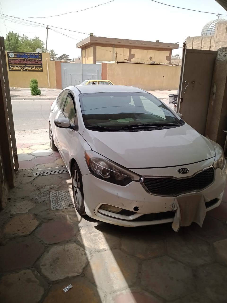 السيارة امريكي dgi الرقم بغداد ماشية ١٨٠٠٠ ميل حقيقي موديل ٢٠١٦ مكينة كير تبريد خير من الله واضحه بالصور بحاله جيدة شرط الفحص المكان بغداد الجديده للمعلومات الاتصال بالرقم *********** بغداد, العراق
