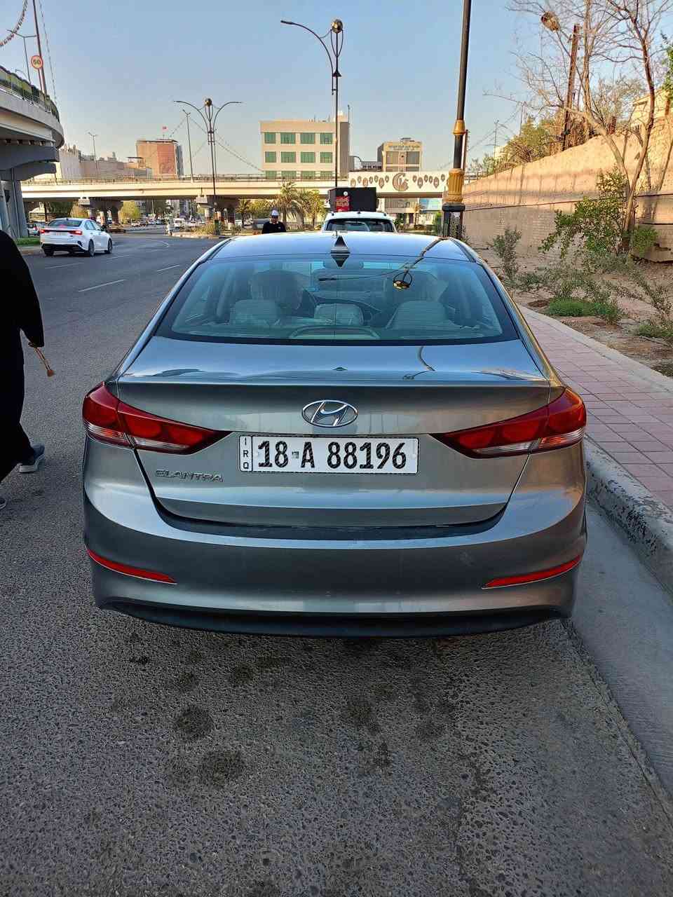 السلام عليكم النترا موديل 18امريكي
حادثها جاملغ وبنيد  وباب العكس السايق ملاون 
تبريد جديد.  حداديه ممتازه كير مكينه مكفول السياره عليها ادامه قبل اسبوع يعني متصرف عليها دينار   موجوده كربلاء  للستفسار اكثر *********** السعر 120
