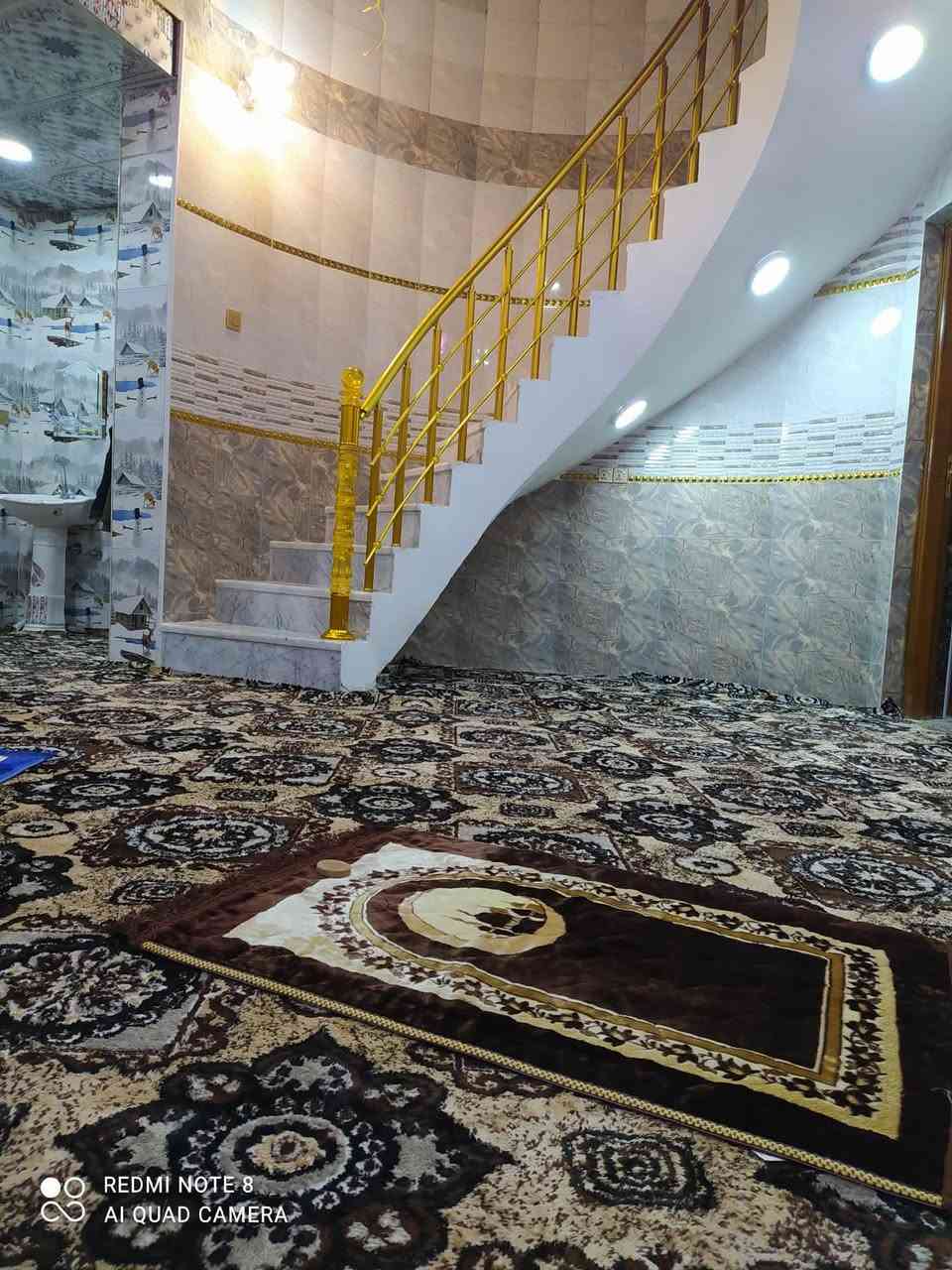 يا الله السلام عليكم بيت للبيع طابقين 6 غرف نوم لاصحاب العوائل الكبيره حي القدس قرب شيخ بشير قرب عيادة كايندر شارع 10م حرف تي اربع حمامات 2 صالات بناء جديد مطلوب للبلديه 42 مليون تسديد سنوي 2 مليون و600 الف قابل للمراوس حي الانصار منطقة اليمنى حسب القناعه للمزيد من المعلومات مراجعة مكتب املاك للعقارات *********** يوجد واتساب

