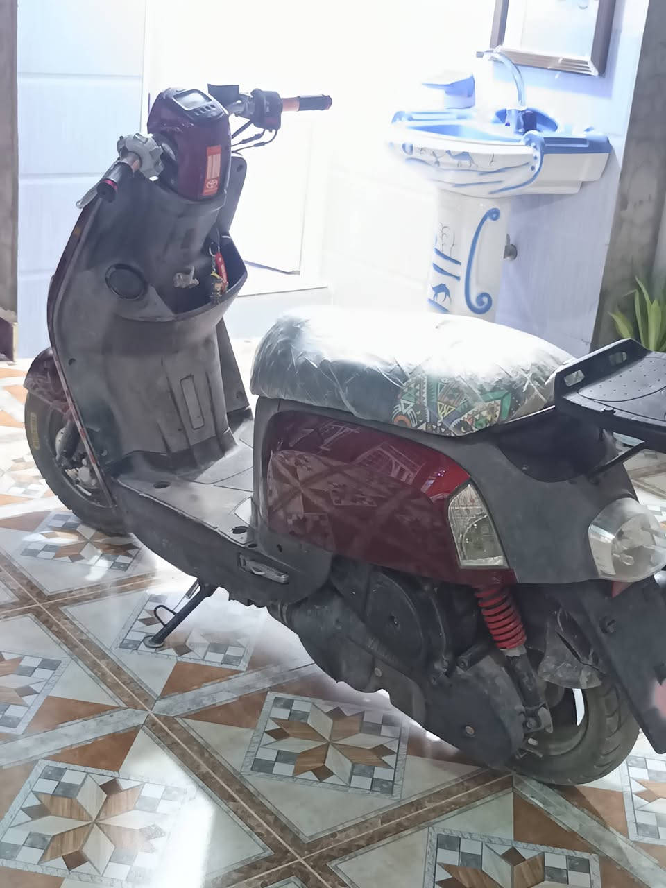 سلام عليكم بوليس نوزل للبيع سعر 650وبي مجال  دراجه خير من الله عنوان بعقوبه تحرير قرب جامع عمر بن عبد العزيز رقم *********** موجود خاص

