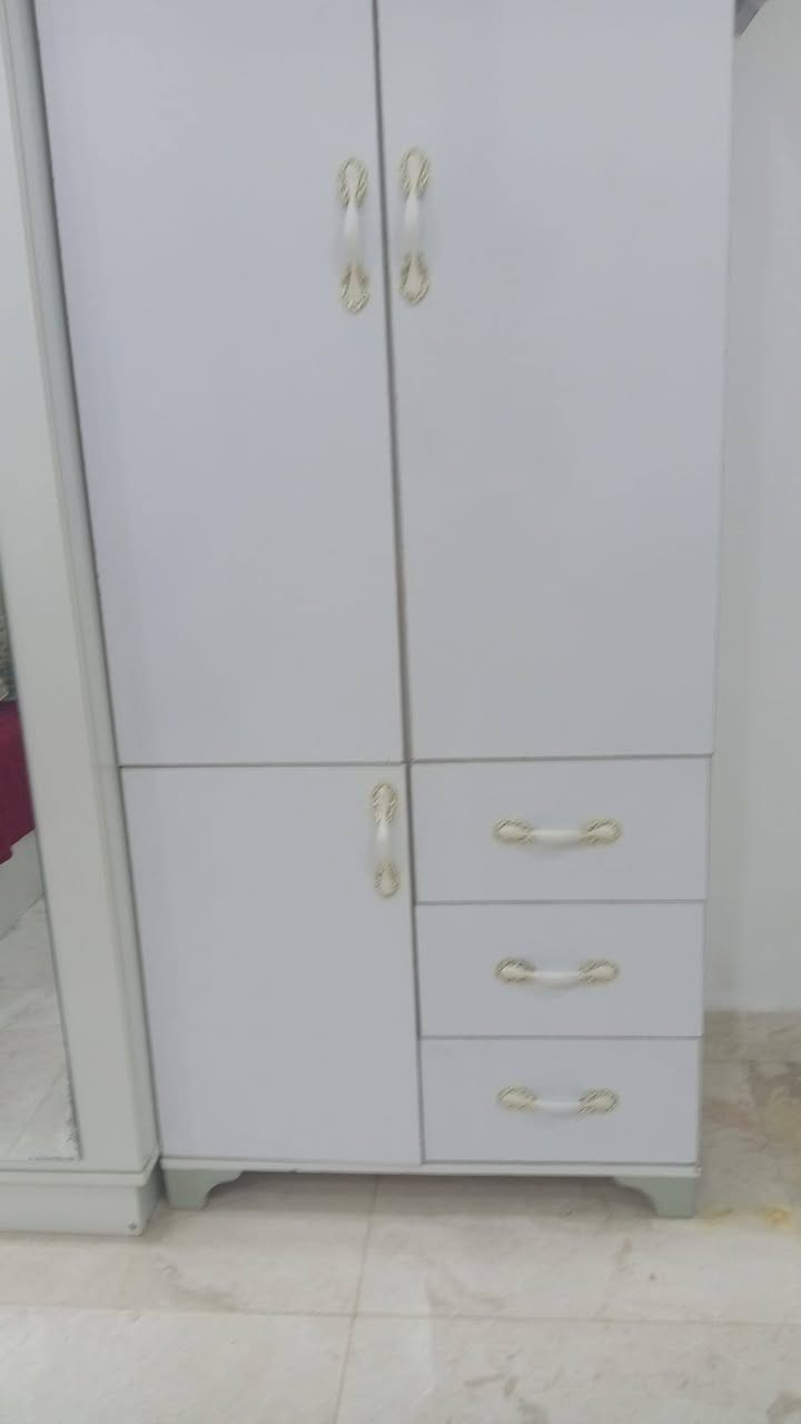سلام عليكم عدي سرير طفل +كنتور مع ناموسيه
مكاني بغداد
رقم الهاتف/***********
من رخصت الادمن
