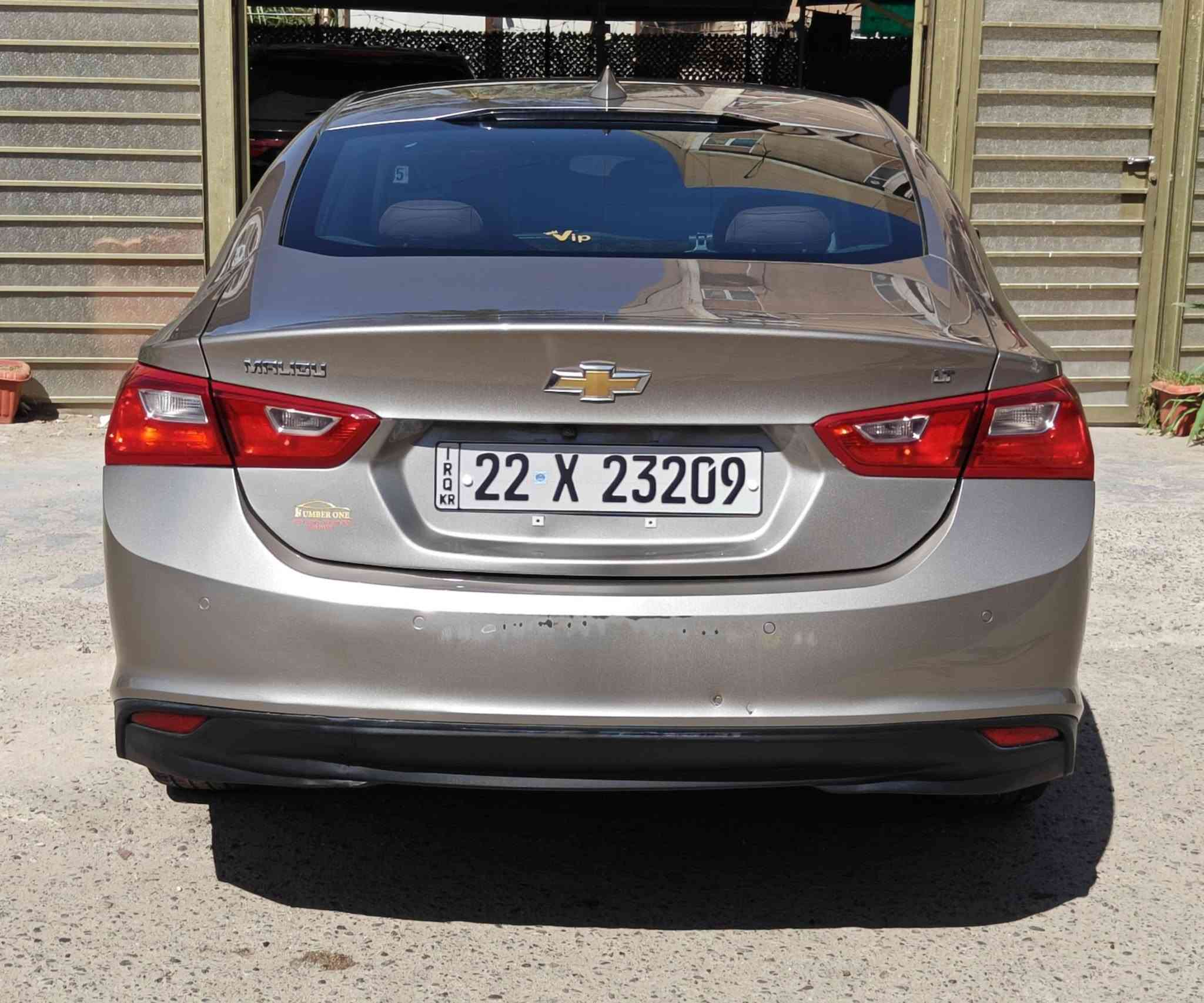 ماليبو 2025 lt.
#دخول جديد قبل 4 اشهر. 
#السعر 135$وبيه مجال .
#حادث قطعتين بدون ايرباك جاملغ يسار وبنيد بدون دواخل.
#محرك 1500 توربو.تدفئة بالكشنات.كرسي كهربائي.داته شو للتصادم.رادار امامي.تحديد مسار.حساسات خلفيه.كامرة .شاشه كبيرة.
#ماشيه 47 الف كيلو كله بامريكا بالعراق مماشيه.
#السيارة مدشومه جلد ب500$ 
#وبدلت دهن كير 8 لتر 
#جاهزة من كلشي كير محرك تبريد ايرباك كله بلاد. تايرات مال الشركه نفسهن.
موجودة بزيونه ***********
#عندي وكاله احول بيهة لاي شخص.

