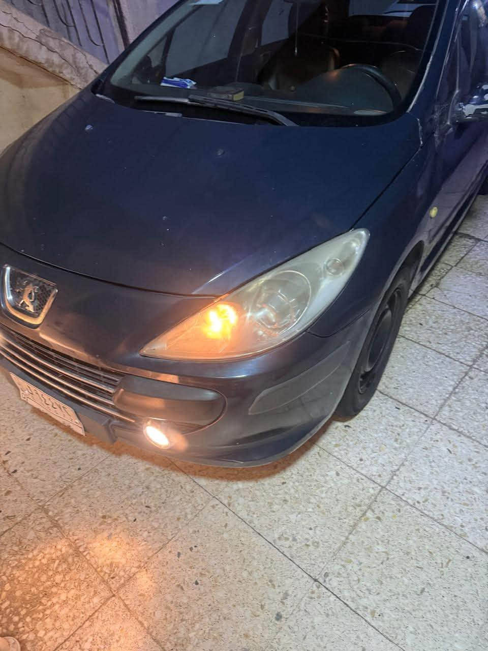 بيجو 307 موديل2006 مال شركه العامه سياره خير من الله صدر جديد تبريدها ثلج مكينه وكير مكفولت ماشيه 107 الف سعرها50وبيها مجال 
تواصل مع الرقم ***********
