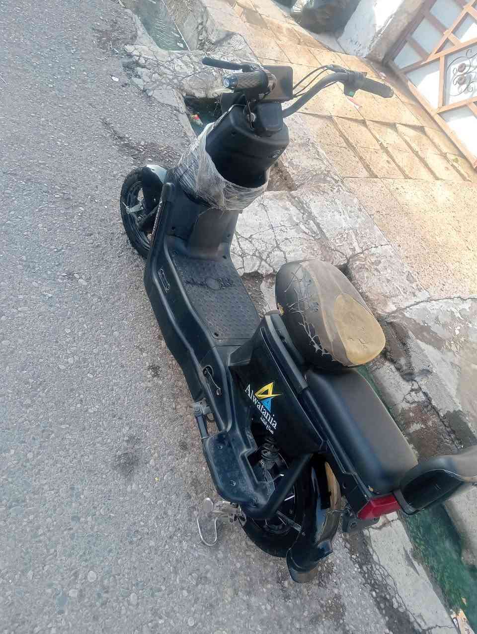 للبيع ادفع سعر زين وابيعك شرط بس بطاريات منفوخه يمشي يوديك للايمن ورجع  ‏‪***********‬‏
