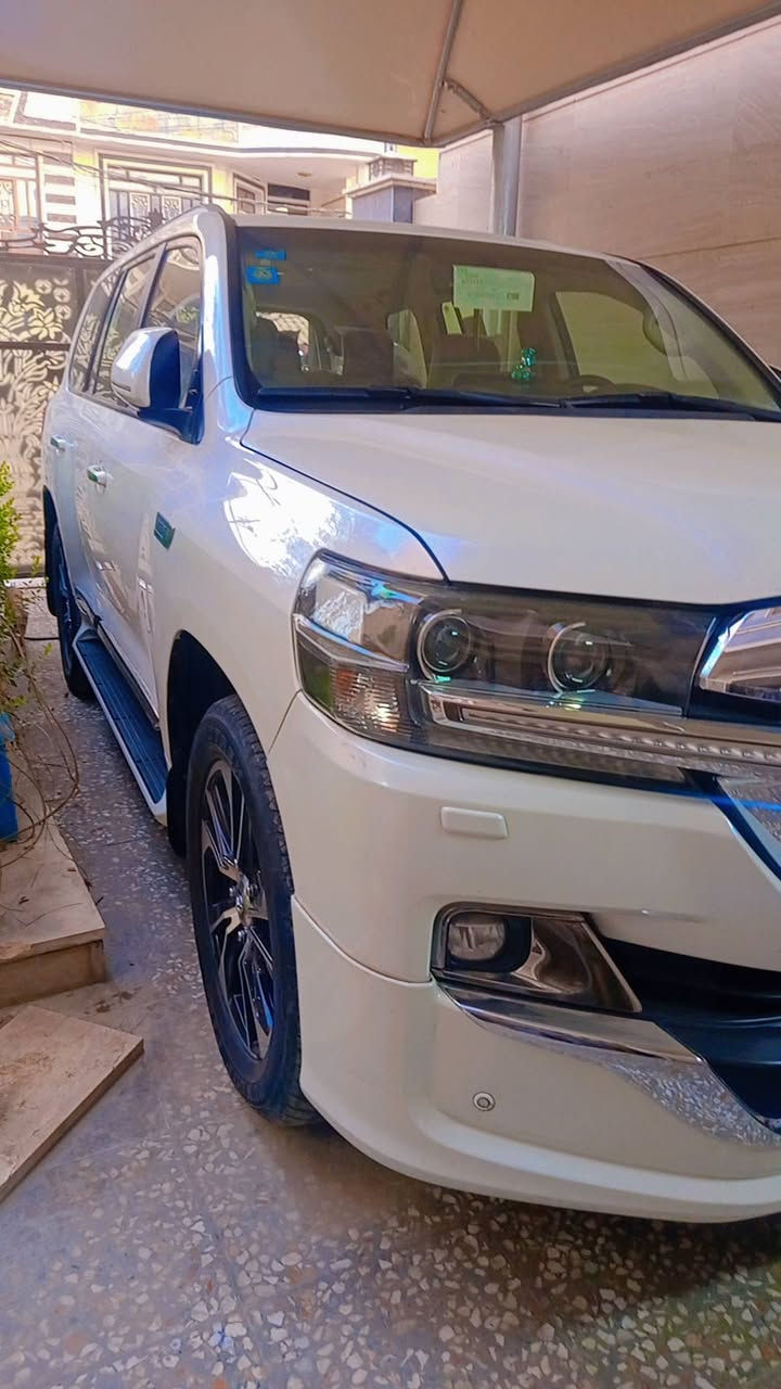 الاندكروز بغداد موديل 2019سازماشيه 89الف 8سلندرحلوه السياره السعر 45000$ بيها مكانات بارد كلش قليل المكان بغداد ***********
