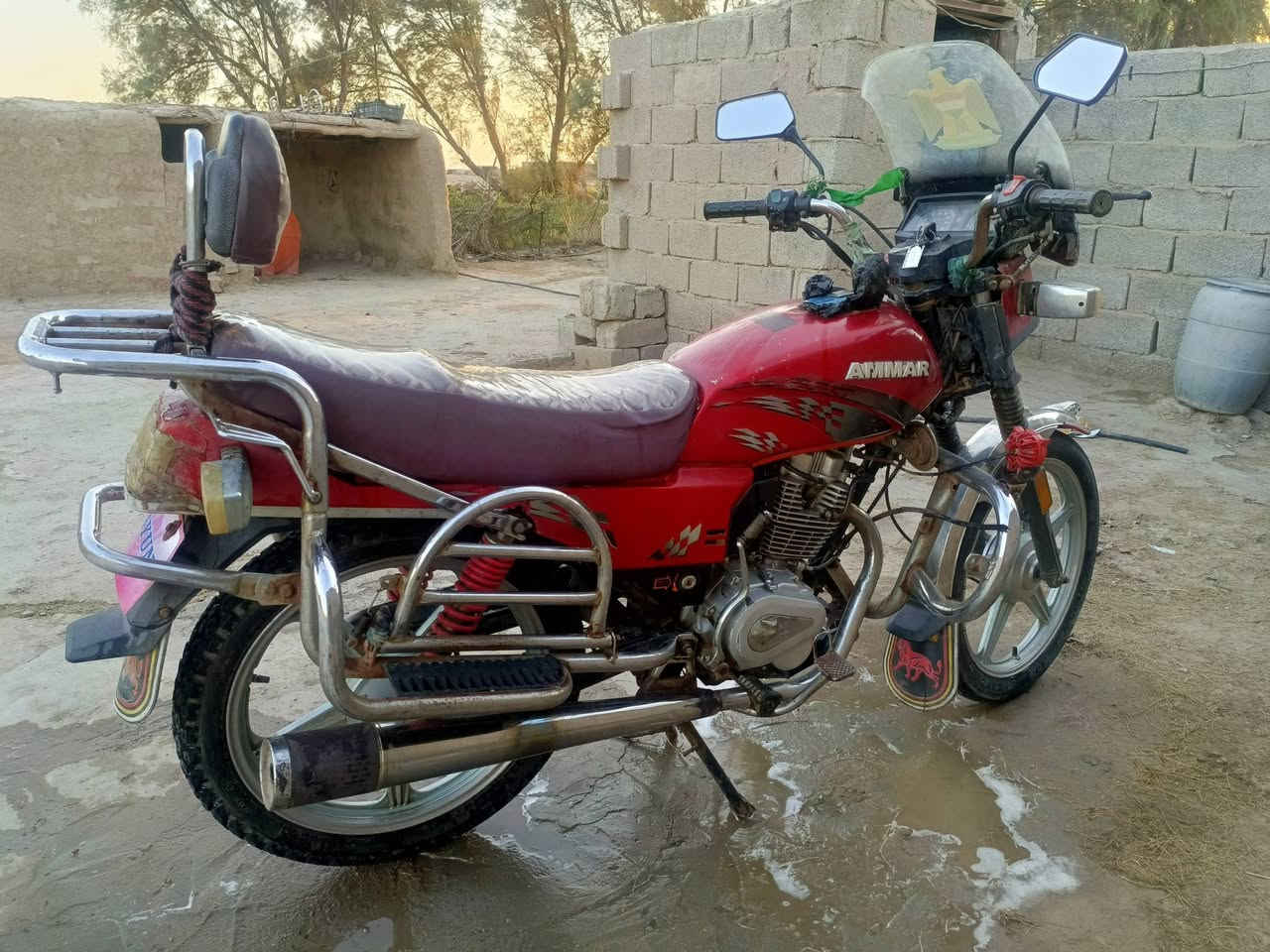 سلام عليكم للبيع فيومه مديل 20 اوراقها ضايعة بليته ورقم شاصي موجودات مكفولة من كلشي كهربائيات سلف هندر كله شغال تخم تاير جدد  مبدل فقط ولفات الشراي يتصل ع هذا الرقم *********** مكان واسط الاحرار
