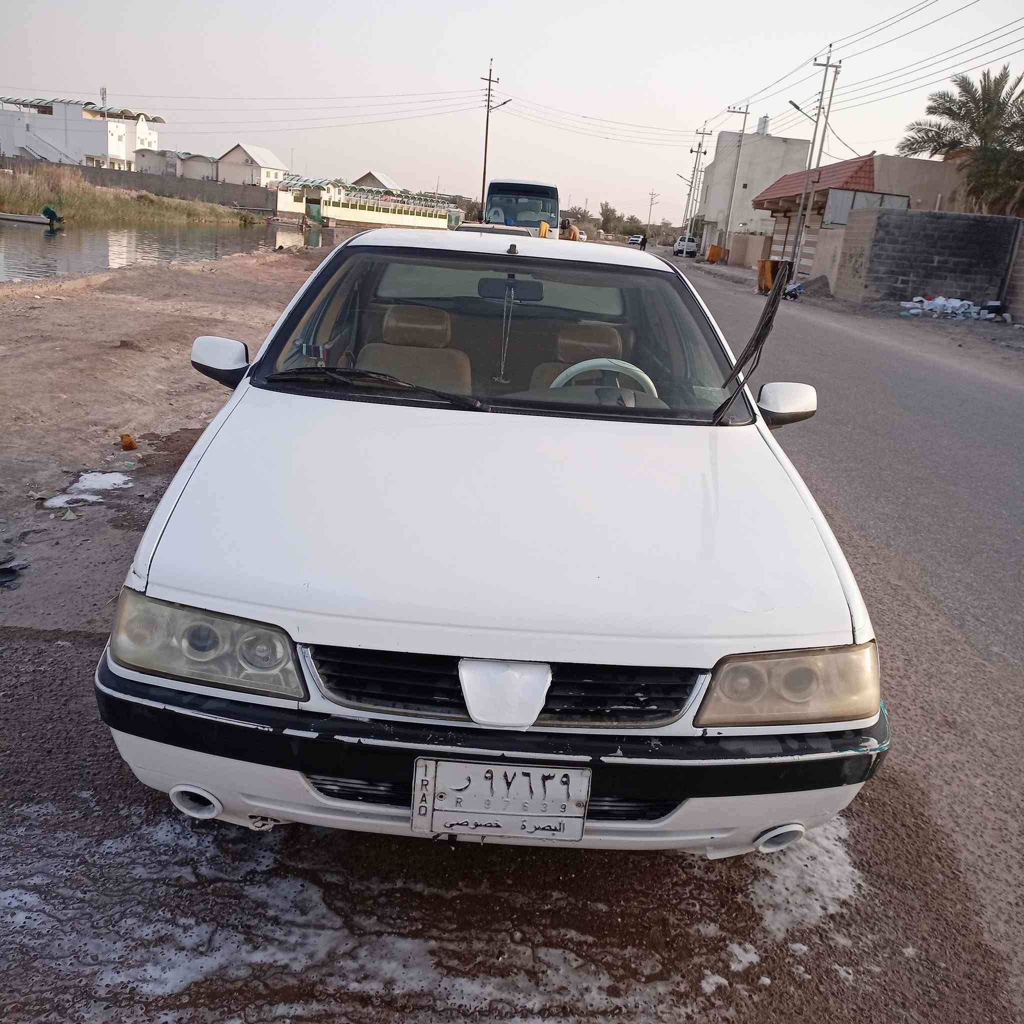 السلام عليكم 
بيجو 405 موديل ٢٠١٤ 
سنويته منتهيه شرط تحويل
مكينه كير تبريد شغال 
البدي حلو بس يحتاج ترتيب بيه خياس قليل 
سعر ٣٥ وبيه مجال للشراي 
الهاتف ***********
