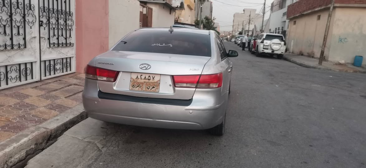 ​🚗 هيونداي سوناتا 2009 للبيع 🚗
المواصفات: خليجي  
​المحرك: 2.0 (20)  
​الرقم: دهوك (العراق)  
​الشرط: بشرط التحويل  
​الصبغ: حزام بخ  
​الحالة: نظيفة جداً كما موضح بالصور  
​💵 تفاصيل السعر:
​السعر المطلوب: 85 ورقة  
​تنزل منها غرامات بقيمة 7 أوراق  
​السعر الصافي المطلوب: 78 ورقة (7,800$) وبها مجال بسيط  
​📱 للتواصل والواتساب: ***********
