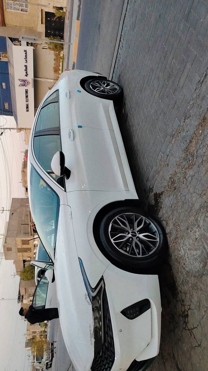 السلام عليكم K5 خليجي موديل 2023 رقم اربيل بأسم شركة السياره كفالة عامه عدا رصعه بالباب مثل ما موضح بالصوره .
السياره فول عدا الفتحه بصمتين تشغيل عن بعد حساسات ٣٦٠ كامره دواره كشن كهربائي+ كشن جلد تحكم ستيرن تحديد مسار مثبت سرعة  مكينه ٢٠٠٠ دوش 
مكينة كير تبريد حدادة طخم تاير باتري كله جديد 
للاستفار : ***********
الموقع : القبلة حي الجامعة 
السعر :193 وبيها مجال للطيبين
السلام عليكم K5 خليجي موديل 2023 رقم اربيل بأسم شركة السياره كفالة عامه عدا رصعه بالباب مثل ما موضح بالصوره .
