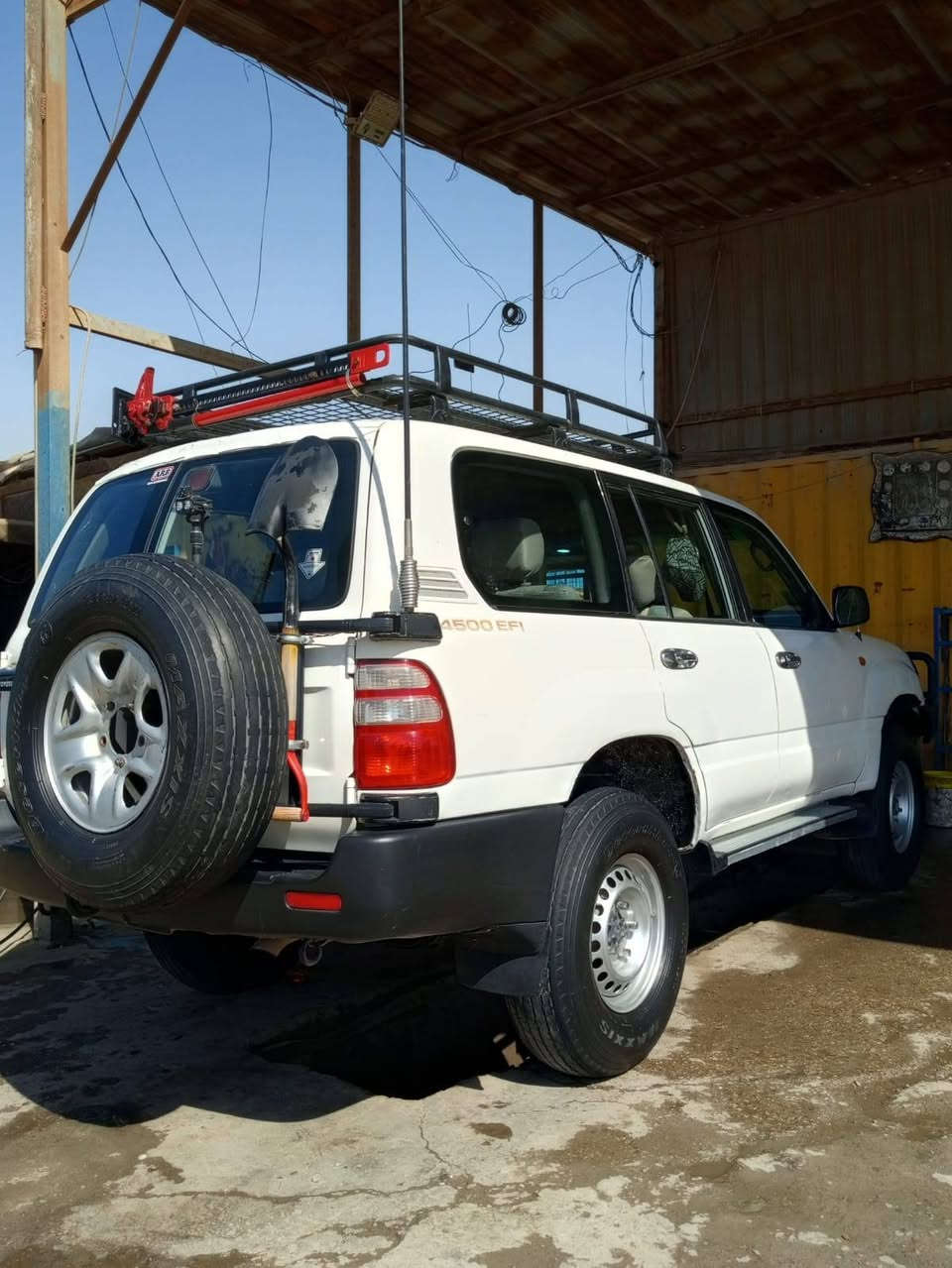 لاندكروز مونيكان موديل 2000 فول عادي السيارة بانزين وبيها غاز 80 لتر السيارة جاهزة خير من الله مكانها بغداد الزعفرانية
بسم ولد من اهل الكوت السعر 120 ورقة
***********
