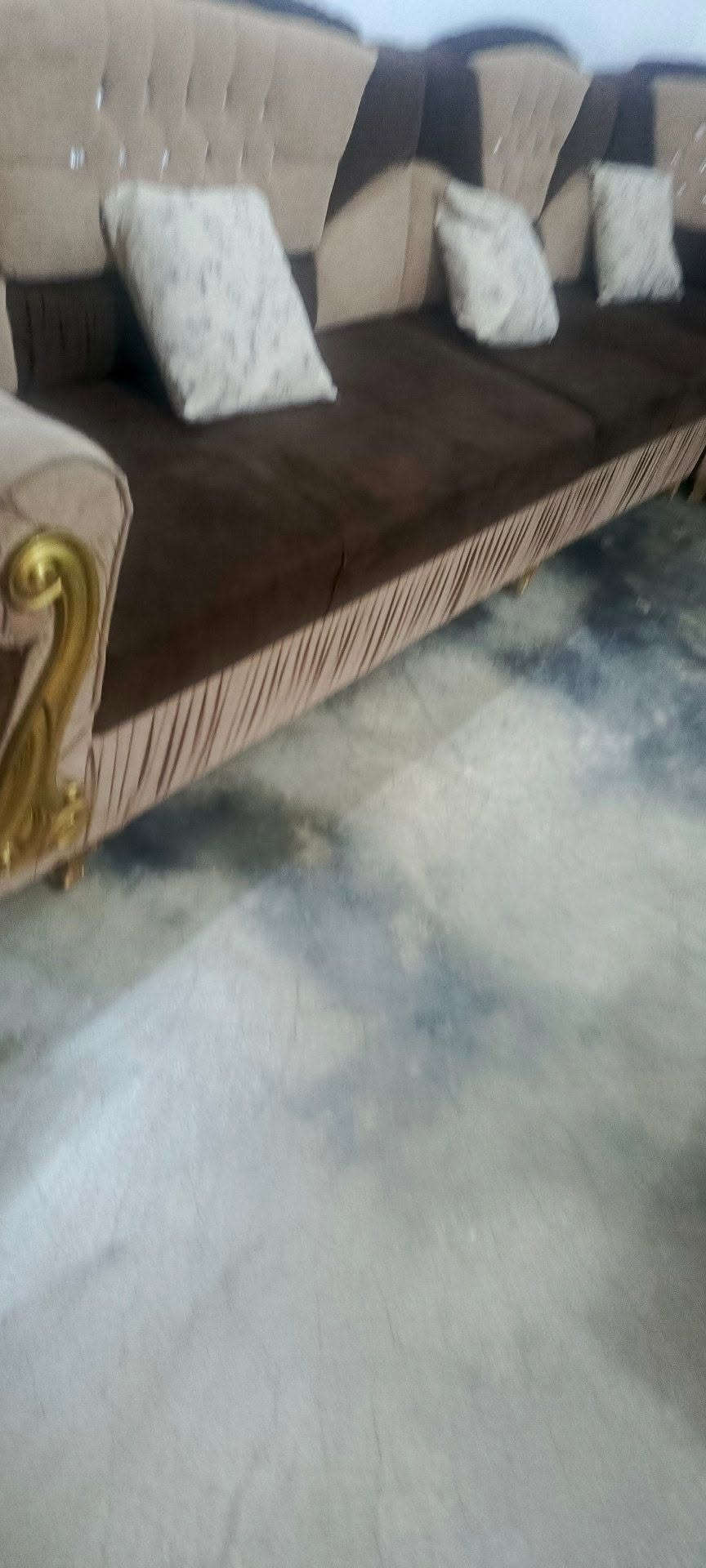 طقم كنب • صالون • للبيع