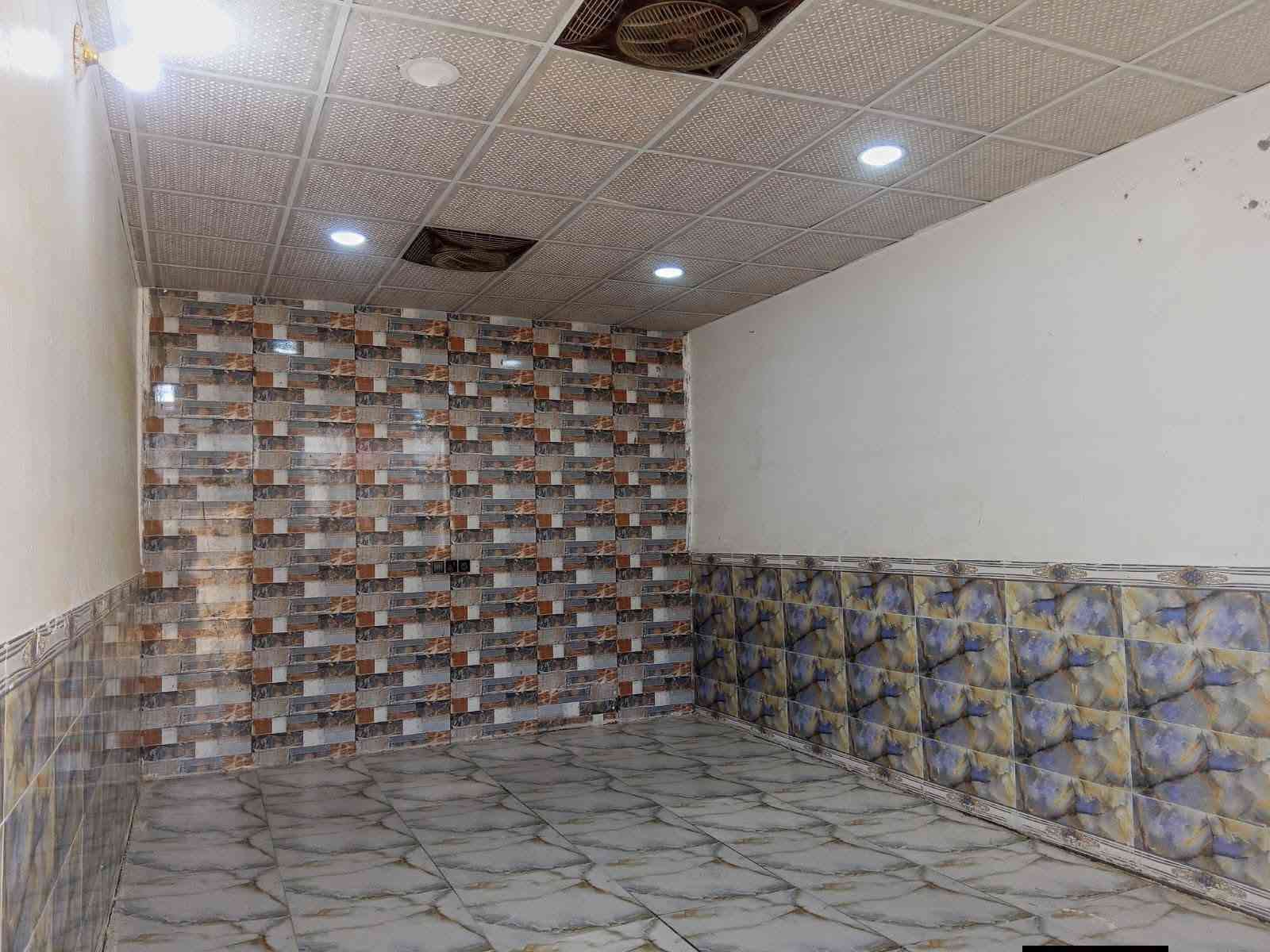 بيت 160 متر  بسعر مناسب جداً
🏠 بيت جاهز للبيع – الديوانية / على طريق السنية عمود 706
📐 المساحة: 160  متر
▪️ الواجهة 10 متر × النزال 16 متر
✅ التفاصيل:
▫️ سند 25 زراعي بعقد أصولي جاهز
▫️ البيت يتكون من غرفتين ومطبخ وصالة واستقبال
 ومجمع صحيات وطارمة 
▫️ مداور ثاني يوم 
▫️ خدمات كامله تبليط بالباب 
▫️ يبعد  100 متر فقط عن الشارع العام ديوانية حله
 .. تبليط بالباب 
💰 السعر 35  مليون وبي مجال 
📞 للاستفسار:
خاص أو الاتصال على الرقم امير الفتلاوي
***********
