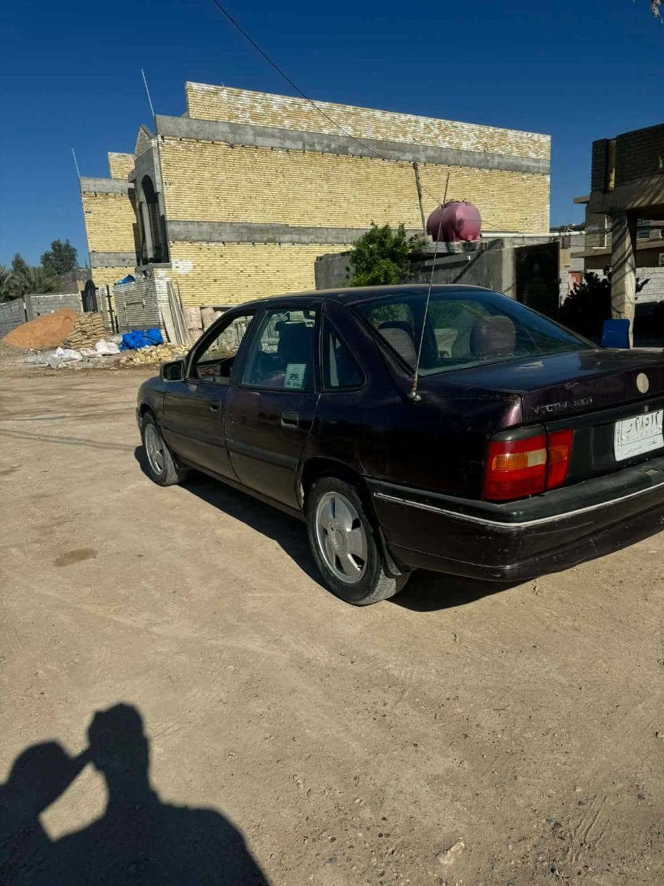 سلام عليكم للبيع سياره اوبل فيكترا موديل 1993 شرط تحويل مكينه وكير اتماتيك شرط جديد حجم 2000 مكفولة كفاله عامه صدر جديد توخام تاير جديد سياره منضومه الياتات زنون جديد اصلي كهربيات كله شقاله سياره أحله من الصور تجي وتشوفه سعر 38وبيهة مجال الرقم***********/***********
