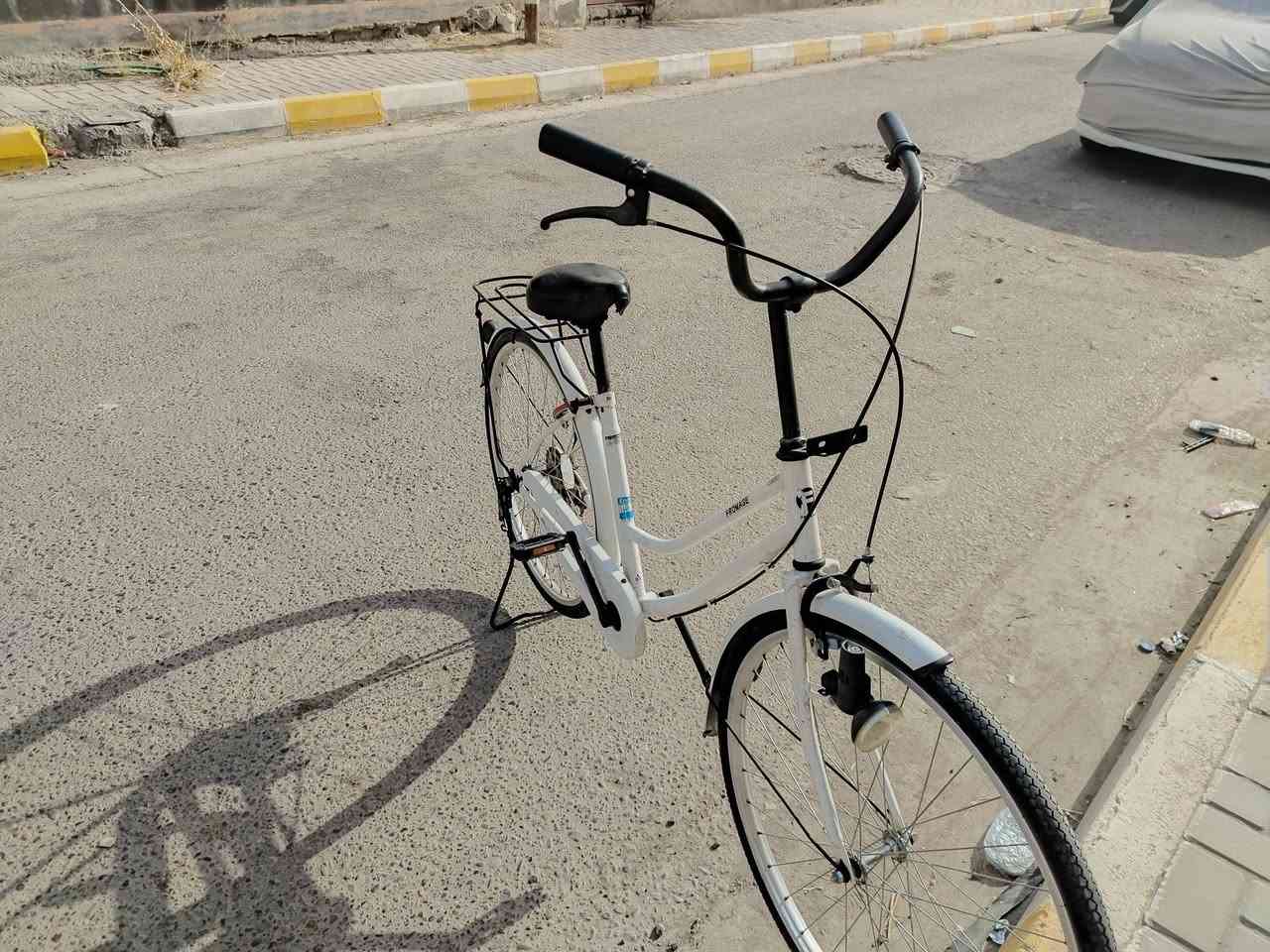السلام عليكم 
بايسكل حجم 26 ياباني مال حاوية البايسكل نضيف حيل كامل مكمل السعر عل الرقم ***********
مكاني سامراء

