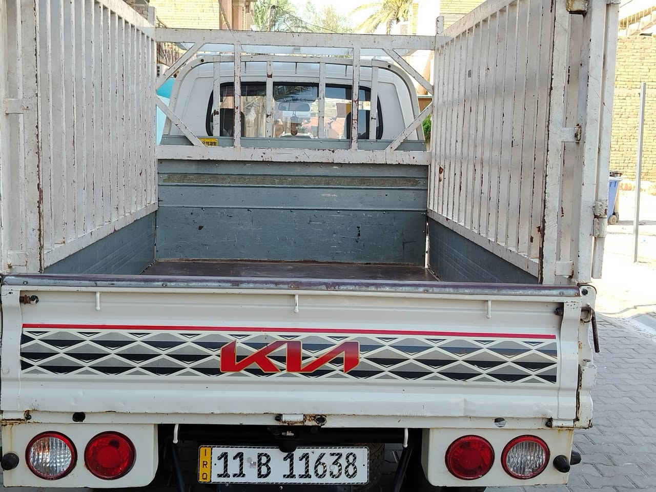 كية حمل 2700 موديل 2013 رقم بغداد انكليزي باسمي محرك جديد كير جديد تخم تاير كهربائيات كلها شغالة رقم الشاص واضح نقص بس تبريد سيارة كل نقص مابيها خير من الله الشراي يتصل على الرقم *********** سعر دفتر قفل
