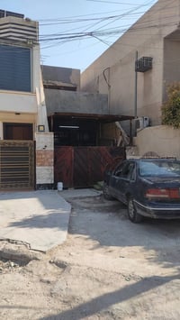 بيت بناء قديم ابيعه كاع حي الجهاد / الضباط /  مقابل شقق حي صدام / الفر...