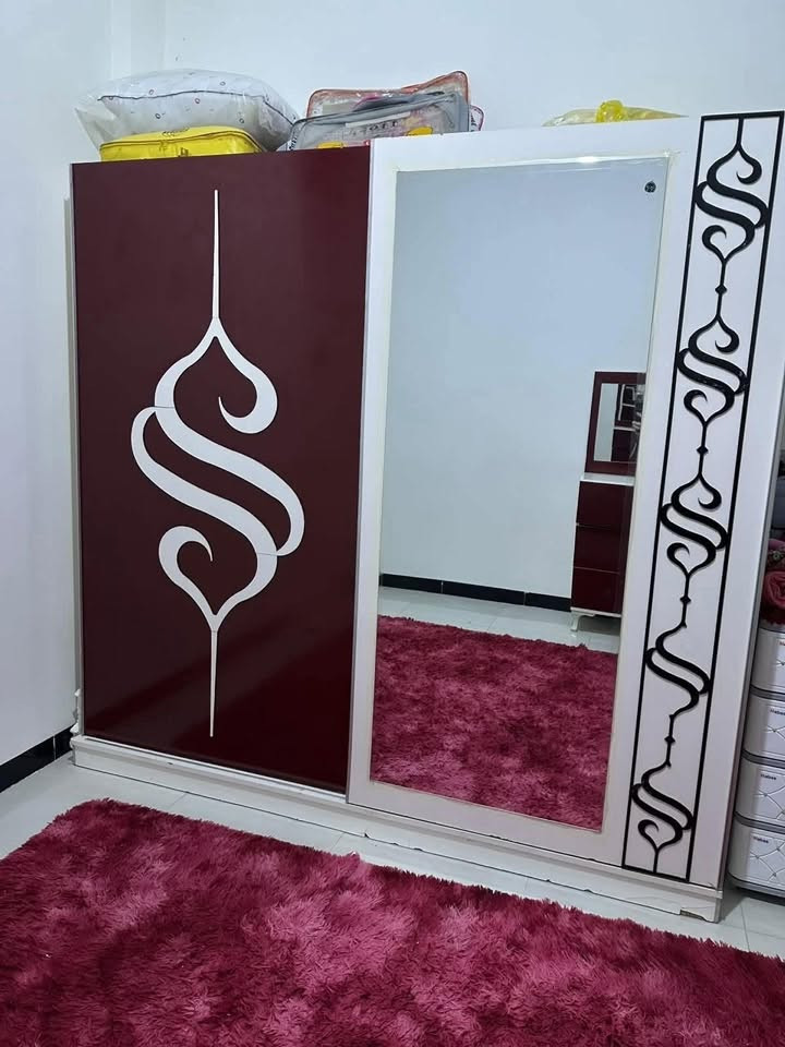 غرفة نوم • للبيع • موجودة