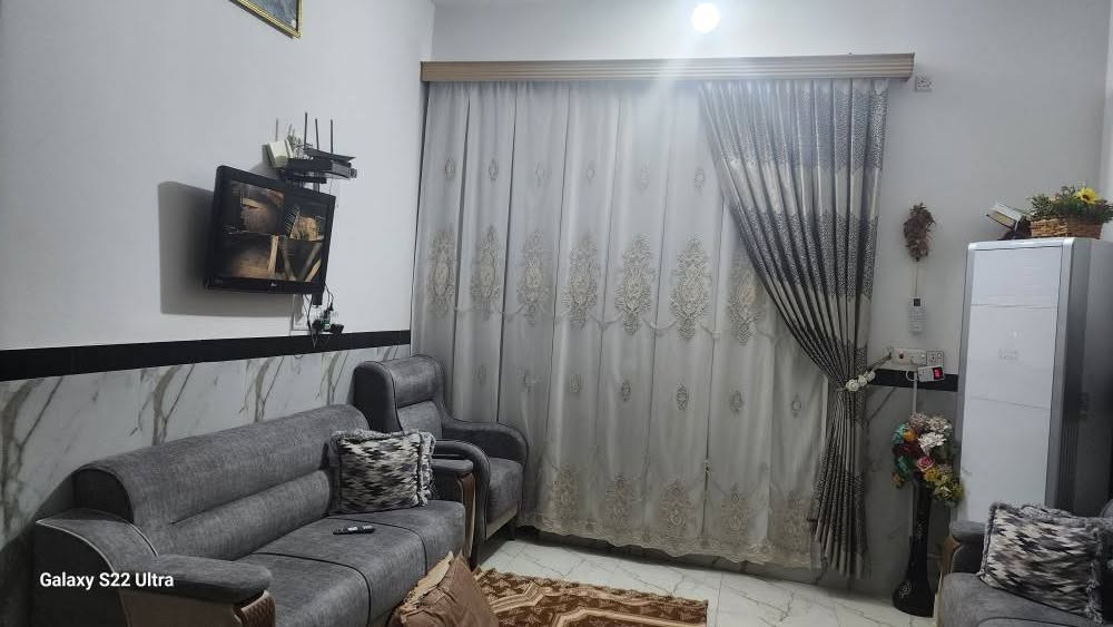 دار البيع في حي المعلمين الجديد المساحه ٣١٦ بناء سنة ٢٠٢٤ شارع الزهور  مقابل  الجسر البيت طابقين يحتوي على غرف عدد ٣جوه و٣ فوق+  صاله عدد ٢ هم فوق وجوه  + مطبخ+ ديوانيه هم فوق وجوه + حديقه وكراج سياره  واجهة  البيت ١١/٥٠×٣٠  الاتصال رقم*********** عمارة, ميسان
