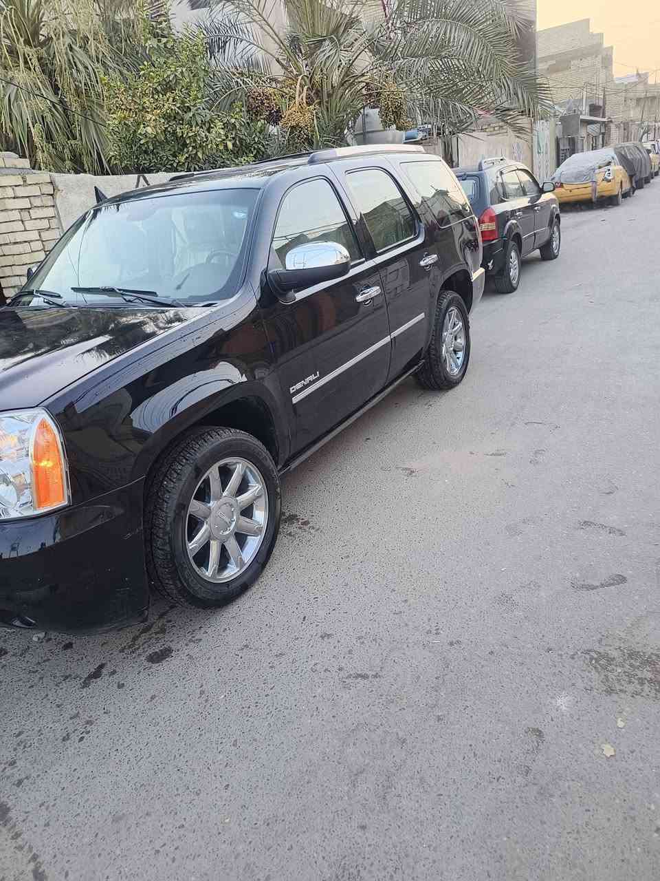 سلام عليكم ورحمة.     جمسي.    دنلي.       ٢٠١٢.    السياره خليجيه وكاله المنصور.     نظافه. وجديده.     بيها بس بدايه.  جراد.     السياره فول.  موصفات.  فتحه تشغيل.        عن بعد. دوس كهرباء.  كشنات كهرباء.  جنطه كهرباء. ثلاثه قطع.  تبريد.  داخل السياره نظافه فول.   وبعد بيها هوايا موصفات. تخم تاير  صدر  طستها ناعمه حيل ويل كب حجم ٢٠.   سياره بغداد رقم دولي بسمي والسعر 220 وبيا مجال مكان السياره بغداد  ***********
