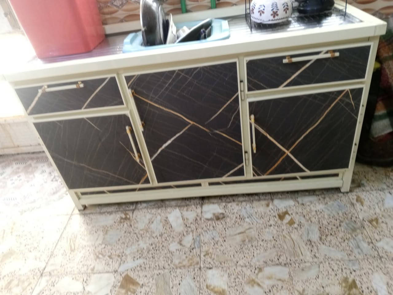 البياع بغداد • اسعار مناسبة • غرفه اخشاب