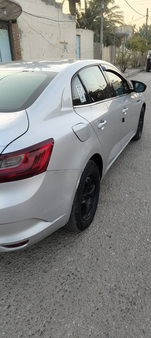 للبيع رينو ميگان 2019  90 ورقة رقم بغداد السياره حره تحويل ثاني يوم مكان السياره النجف السياره ما بيها نقص تبريد شغال تخم تاير السياره بيها فقط بارد قليل للتواصل ***********
