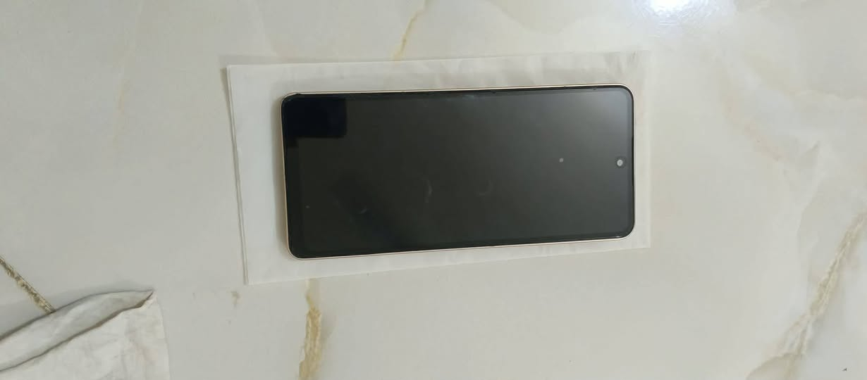 السلام عليكم موبايل تكنو بوفا 7 
الجهاز اخو الجديد كلشي بي شغال 
الجهاز امبدل شاشه فقط 
ذاكرته 256 العشوائيه 16 وساعه البطاريه 7000 ملي امبير سرعه ال شاحن 45 واط 
السعر 225 العنوان بغداد الزعفرانيه 
ه‍:  ***********
