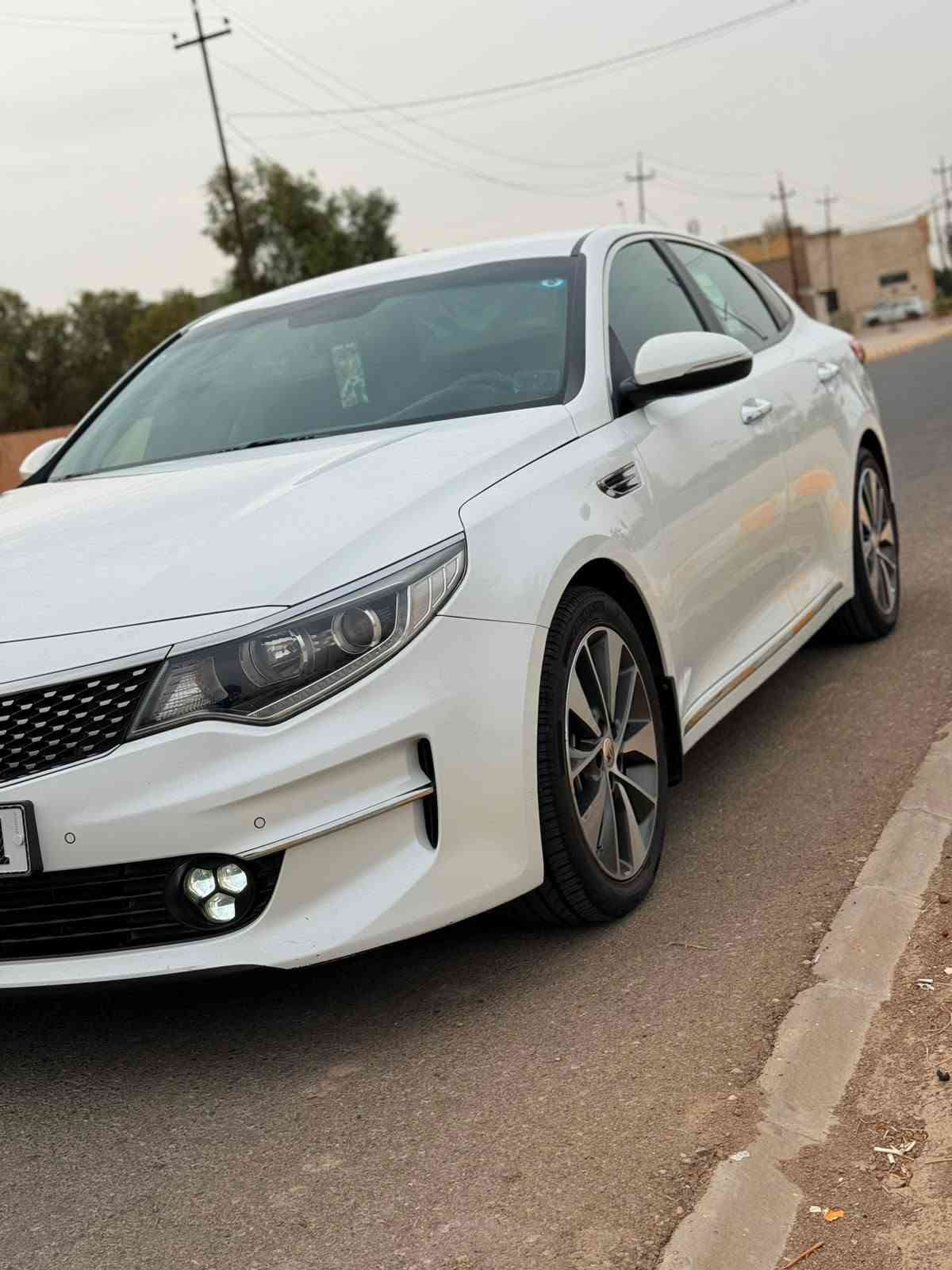 سلام عليكم
كيا اوبتما 
رقم بغداد باسمي تحويل مباشر نكليزي 
2017 الشركه الدوليه
فول مراصفات 
2400 دوش المرغوب
بصمه 
كشن جلد 
حساس امامي خلفي 
لد امامي خلفي
كشن خزن ميموري كهرباء
مري قلاب 
تبريد خلفي
سستم صوت الباين دمام خلفي
تحكم ستيرن 
كامره دوار 
تخم تاير جديد 
صدر كارتون 
كفاله عامه شرط 
حساس جوانب 
كوت قضاء الحي 
***********
