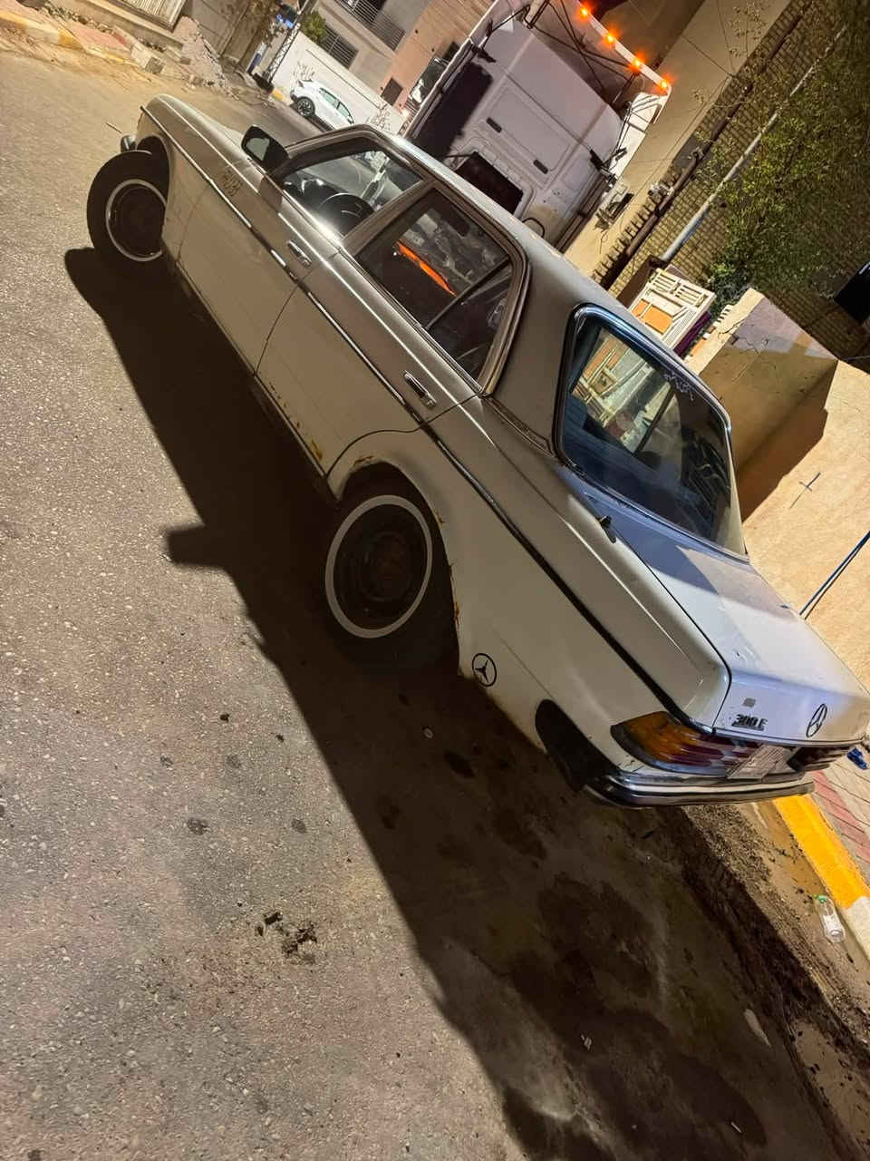 سلام عليكم
مارسيدس ابو جحيل موديل ٨٤ مكينه ونجي رقم بصره بأسمي سنويه ماصاقطه سياره نضيفه تخم تاير سياره حلوه ومرتبه
السعر ٢٧ ورقه وبيهه مجال للطيبين الأعنوان العماره 
الأستفسار  الأتصال ع الرقم ***********
