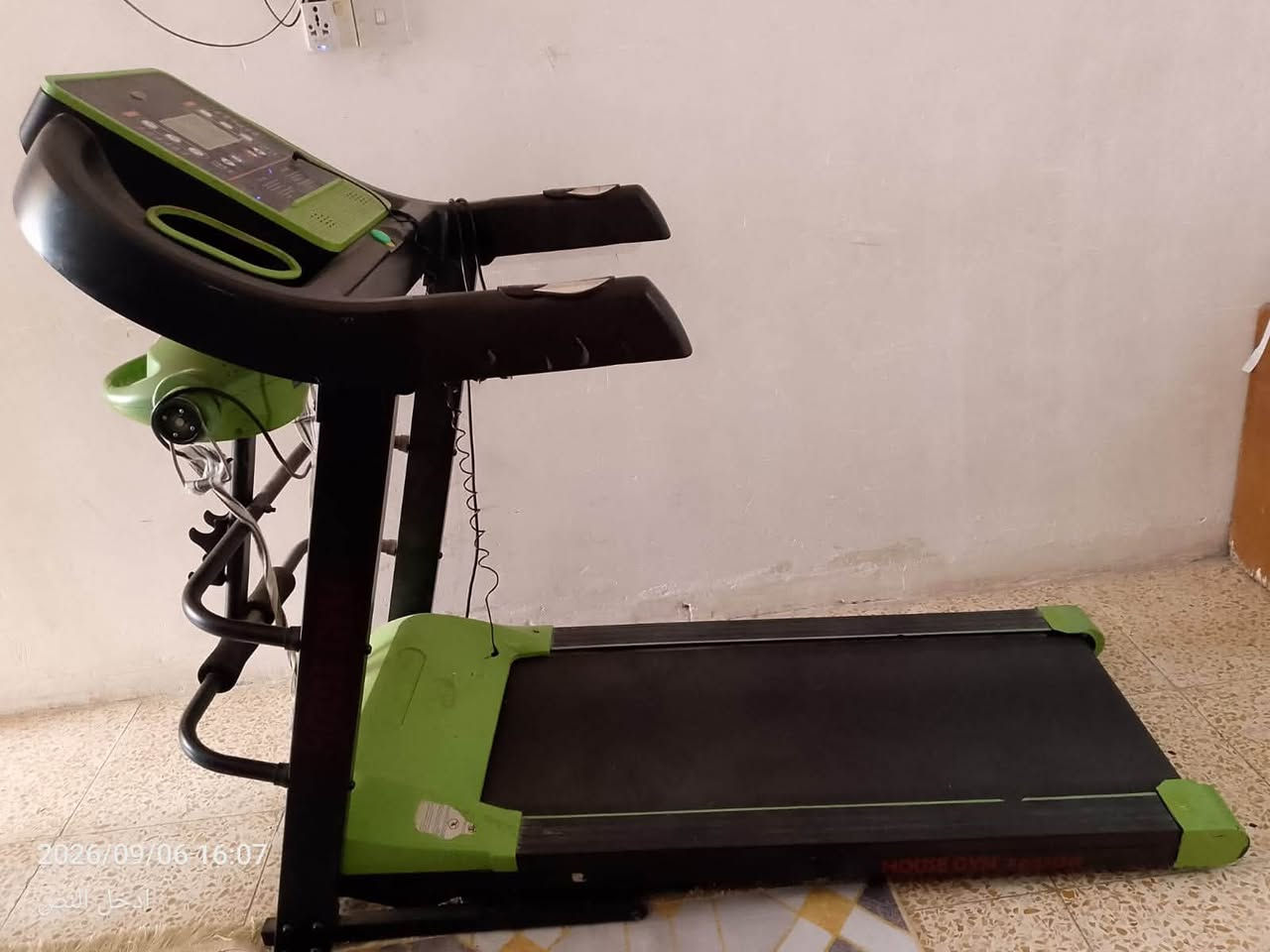 السلام عليكم عندي جهاز رياضة للبيع  اريده ب350  بي مجال للطيبين اللاستفسار الاتصال على الرقم***********

