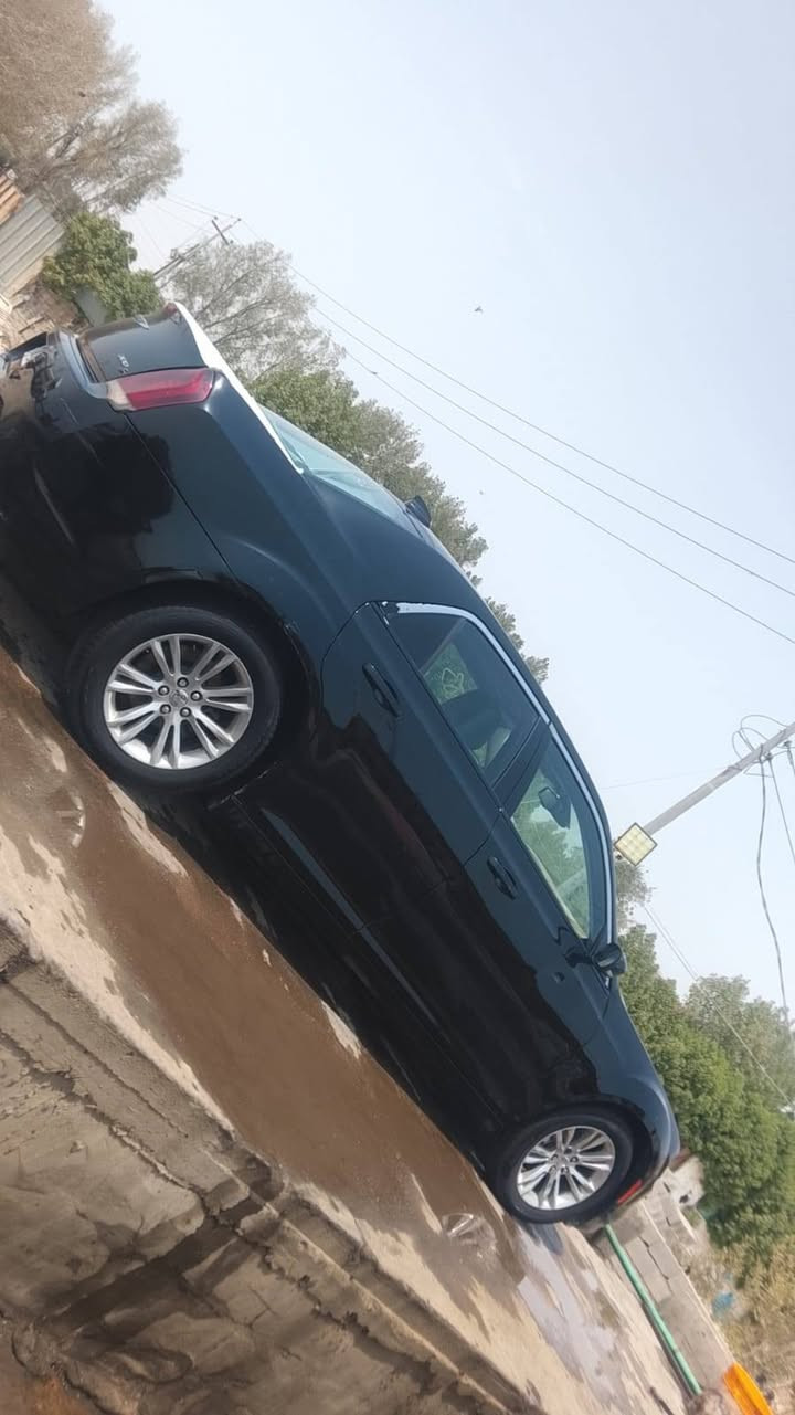 سلام عليكم
سياره كلايسلر 300 أوباما موديل 2015 S اصل معلايه 16
 
فول مواصفات 1/1
ضربتها اماميه بيها 
تبديل بنيد وجاملغ ورش الجاملغ الثاني تبديل بيبان 3
 
شاشه كبيره 
كشنات تدفئه
شفتات استيرن
اشاير بالمرايه
فتحه بانوراما 
داخل جلد
كشن حضن
 لايتات زينون 
 سستم سماعات 
بيه منضومة غاز

ويل مكسيكي
محرك V6 3600
حداده وتايرات حالتهم جيده
السياره تحويل باسمي المشتري
مكان السياره البصره 
رقم مثنى
كفاله محرك وكير

السعر 130بيها مجال

رقم تليفون ***********
