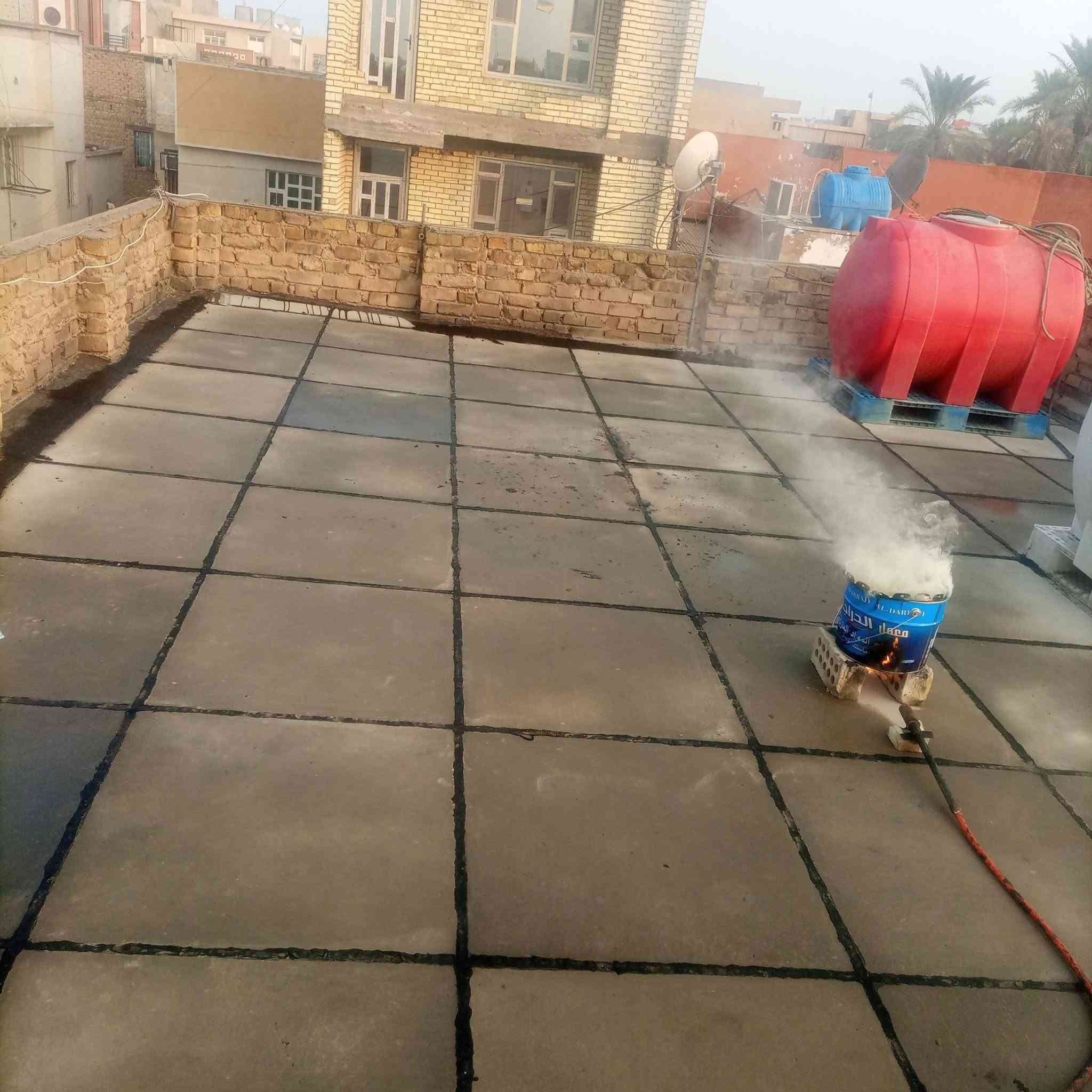 سطح بيتك بيه تشققات أو رطوبة أو آثار نزول مي؟

لا تنتظر إلى أن تدخل مياه الأمطار للبيت حتى تعالج المشكلة.

نقوم بفحص حالة السطح وتحديد أماكن التشققات ومصادر تسرب المياه، ثم اختيار نظام العزل المناسب حسب حالة السطح، باستخدام الماستك والمواد العازلة المخصصة للأسطح.

✓ معالجة التشققات والمناطق الضعيفة
✓ عزل السطوح من مياه الأمطار والرطوبة
✓ تجديد السطوح القديمة
✓ معالجة المناطق حول المصارف والحافات والجدران
✓ تنفيذ داخل بغداد

للحصول على تقييم أولي، أرسل لنا على واتساب:
المنطقة + مساحة السطح التقريبية + صور أو فيديو للسطح.

📞 ***********
