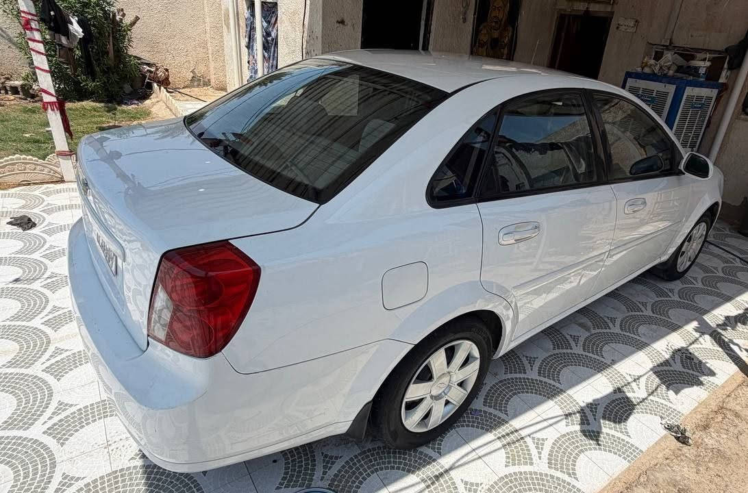 اوبترا موديل  2011 سيارة جديدة 
بيه صبغ باب الخلفي مثل ما واضح بالسونار بالمنشور 
رقم واسط إنكليزي جديد الدولي 
مكينة 1600 جديده كفالة من تنقيص او تبخير 
كير جديد، تبريد ثلج ، حدادية جديده، تخم تاير جديد شاشة كأمره 
عليها ادامة كاملة 
غرفتها نضيفة 

مكاني الكوت المركز 

السعر ٧٢ وبيها مجال 

رقمي ***********
***********
