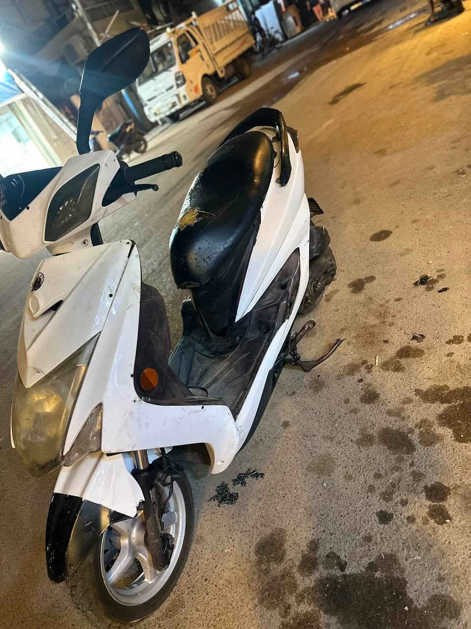 سكنس لد ياباني ستان حساس للبيع
الدراجه كامله مكمله كلشي ما نقصها 
مكينه 58 خرسة بيها كلج امامي رياضي اصلي وكلج خلفي رياضي دايرات جدد عدادها شغال بس الكلوب مالته مشيول نوزل فيتبم كله جديد مسوي ادامه كامله للدراجه كهربائيات كلها شغاله اشاير يمنه يسره بك لايت مازده زنون مكاني بغداد الاعضميه رايدها ب750 بيها مجال بسيط حك الجيه 
رقمي ***********
