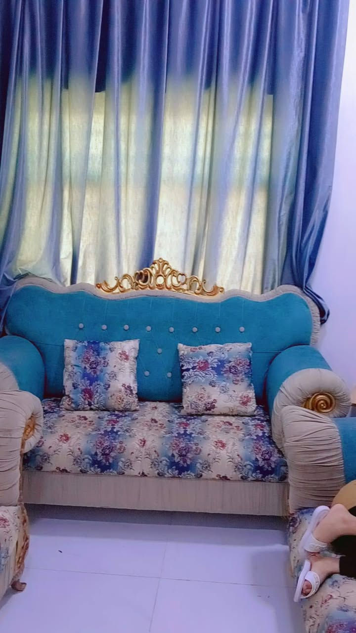 السلام عليكم عندي هذني قنفات جديد للبيع سعرنا 450 هذا رقمي ***********
