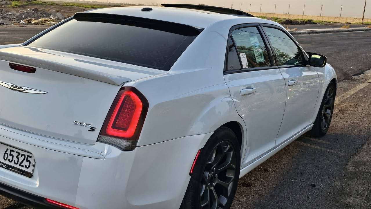السلام عليكم موديل 16 s 300
فول موصفات كنديه كلين سياره 
رقم شمالي تحويل مباشر بيه مكانات بارد بصيطات 
مكانه بغداد للاستفسار اكثر *********** اتصل وبلخدمه
