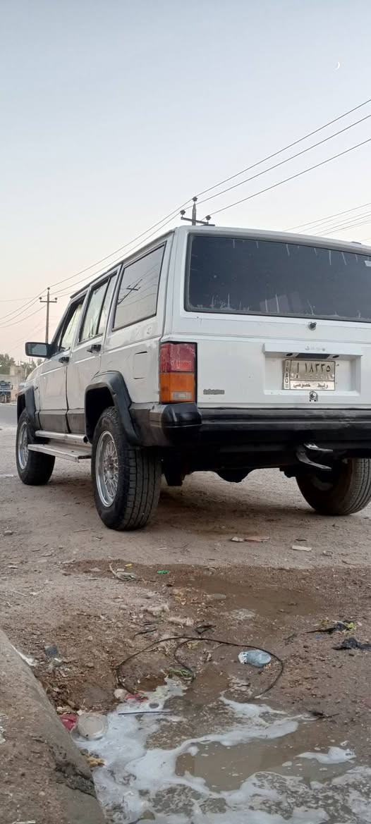 سلام عليكم جيب شاروكي مديل 92 محور 2500 مكان ناصريه رقم الهاتف ***********
