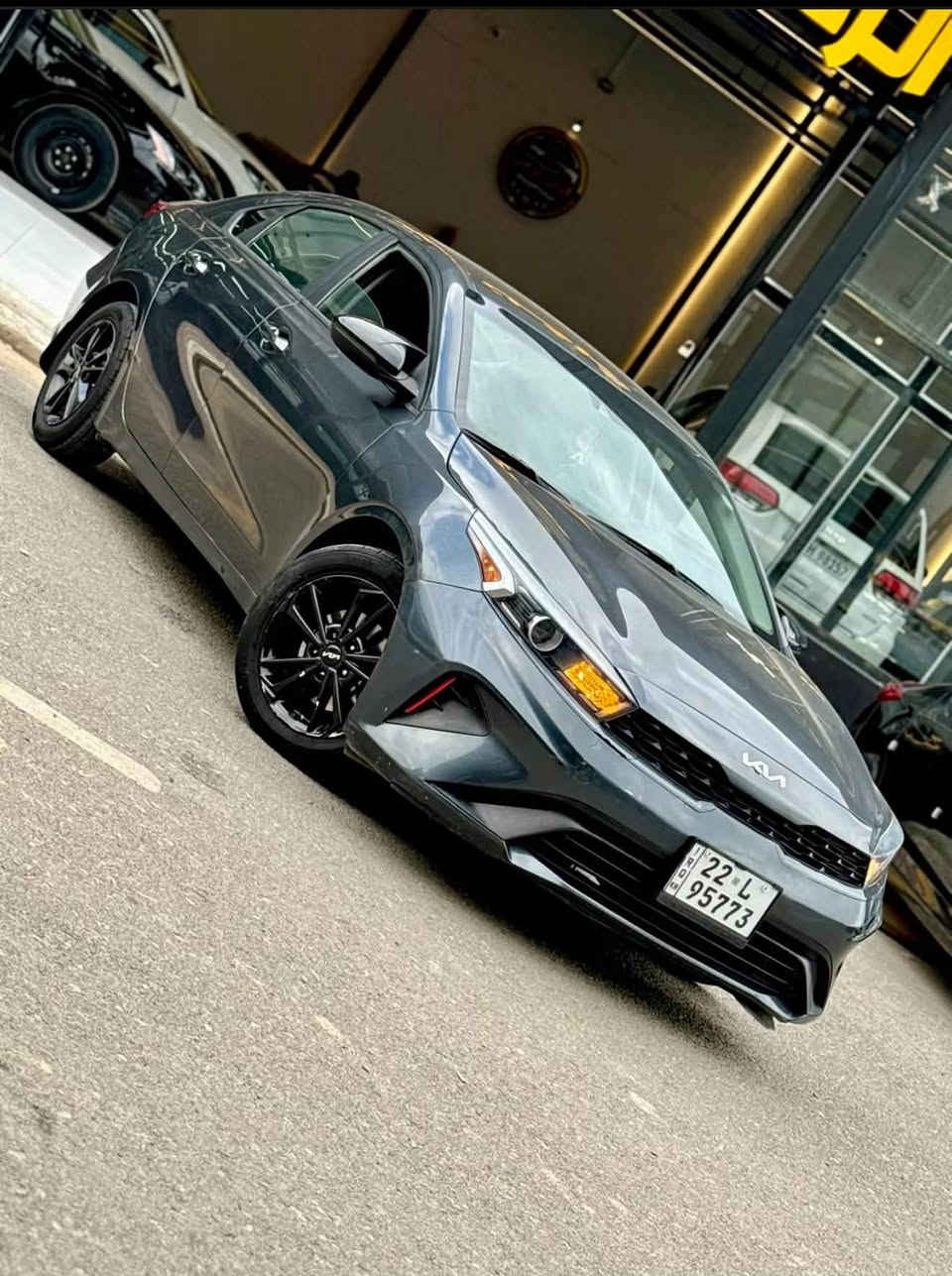 🚗 للبيع: كيا فورتي LXS موديل 2022 بلاش 126$🔥🔥
📍 مكان السيارة :  موصل مدينه المعارض الجديده 
معرض الركن الذهبي 
📞 للتواصل: واتس اب    ***********
                                              *********** 
🛠️ المحرك: 4 سلندر 2000 دوش المرغوب
السعر بلاااااااش💥🔥😳126$$🔥🔥
⚙️ المواصفات:

• شاشة كبيرة وكاميرا
• CarPlay و android
• تحكمات ستيرن
• أوتو ستوب
• قيادة ذاتية
• تحديد سرعة وتحديد مسار
• رادارات أمامية وجانبية وخلفية
• مثبت سرعة
• مانع انزلاق
• 3 انضمة قيادة

⚠️ أضرار السيارة: حادث جدا بسيط 
• جاملغ خلفي صبغ فقط 
4 قطع صبغ امريكي 
• بجم كبس 
بدووون دواخل 
بدووون ايربك 

📌 تفاصيل إضافية:
• السيارة رقم اربيل شرط التحويل 
• لون السيارة نفطي 🩶
• الكير والمحرك بحالة ممتازة – شرط الفحص
• صدر وخلف "بلادي"
• الرادار وحجر البيئة والكزوز  كلها أصلية
• السيارة بحالة ممتازة وبدون مصاريف
السعر 126$🔥🔥🔥
